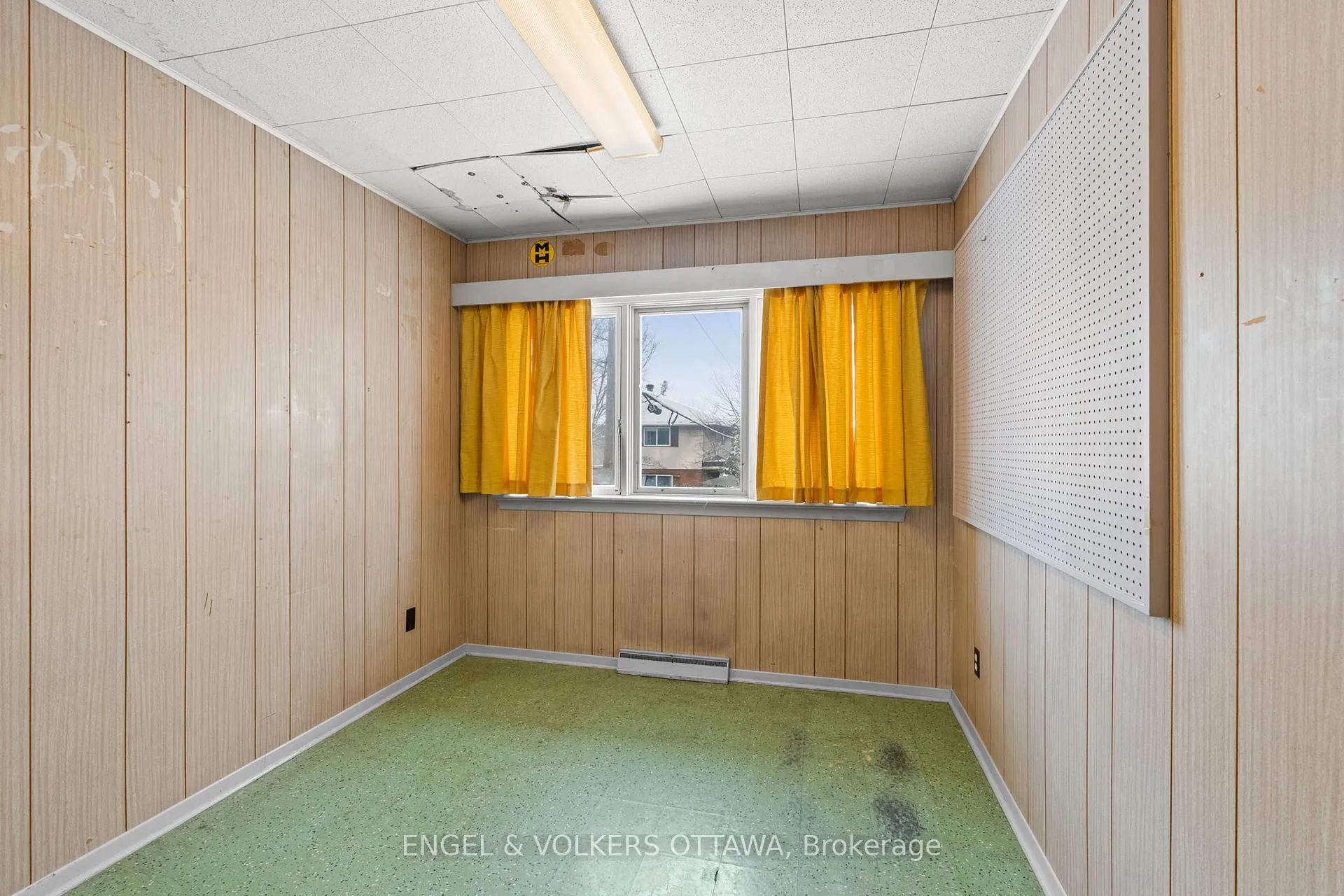 Photo 23 of 2626 Elmhurst Street, Ottawa, Queensway Terrace North — HOMEH