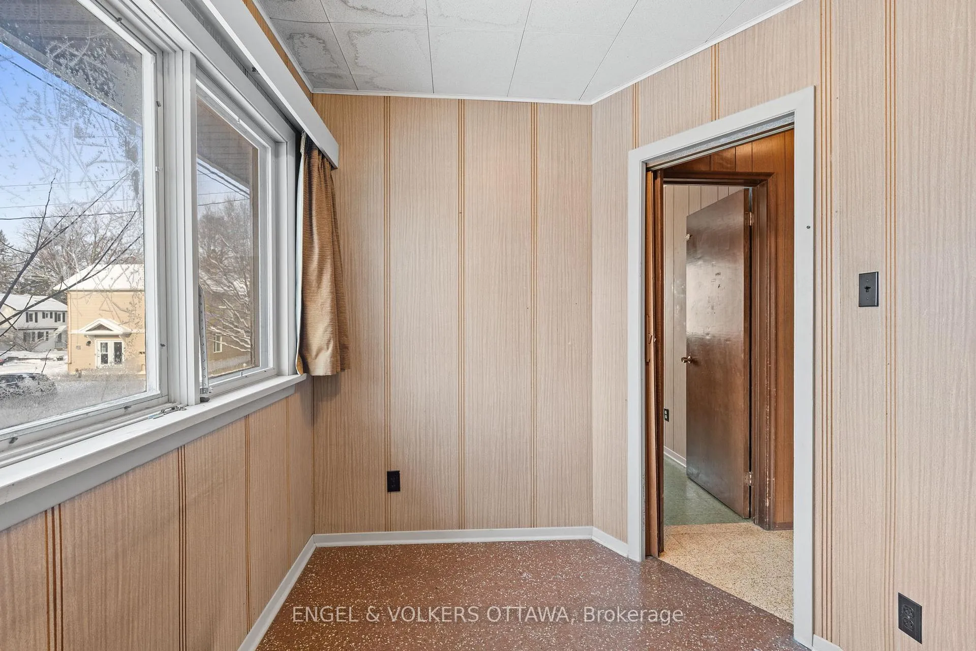 Photo 26 of 2626 Elmhurst Street, Ottawa, Queensway Terrace North — HOMEH