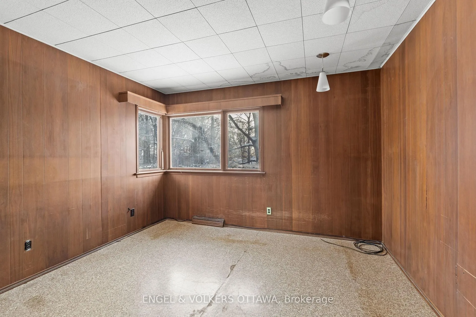 Photo 30 of 2626 Elmhurst Street, Ottawa, Queensway Terrace North — HOMEH