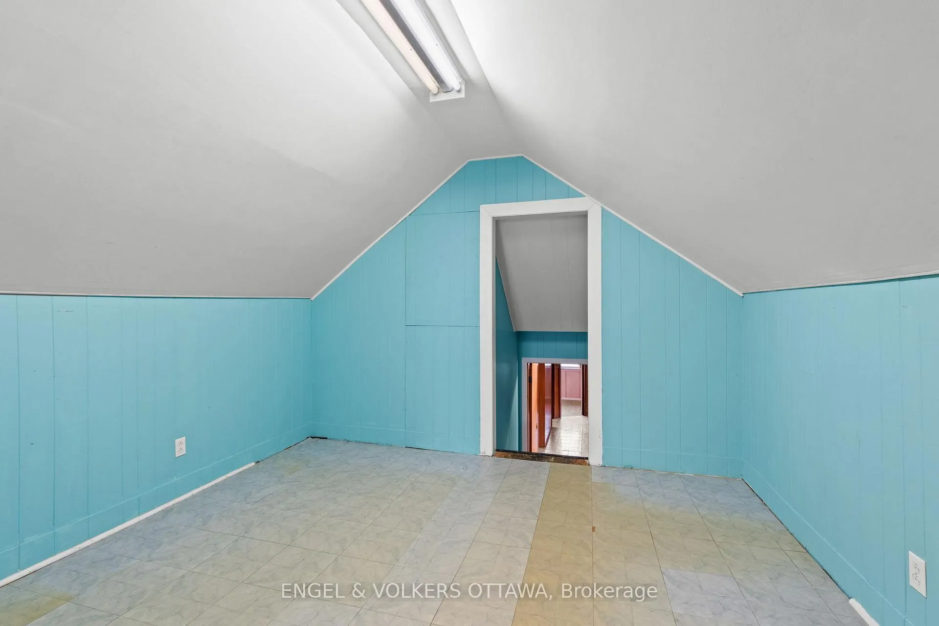 Photo 37 of 2626 Elmhurst Street, Ottawa, Queensway Terrace North — HOMEH