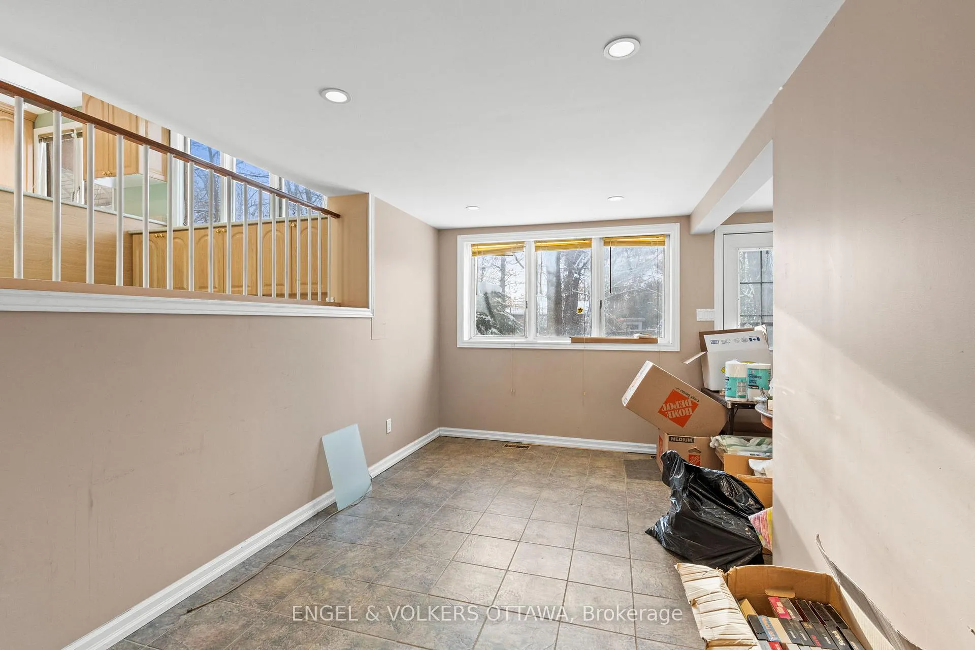 Photo 40 of 2626 Elmhurst Street, Ottawa, Queensway Terrace North — HOMEH