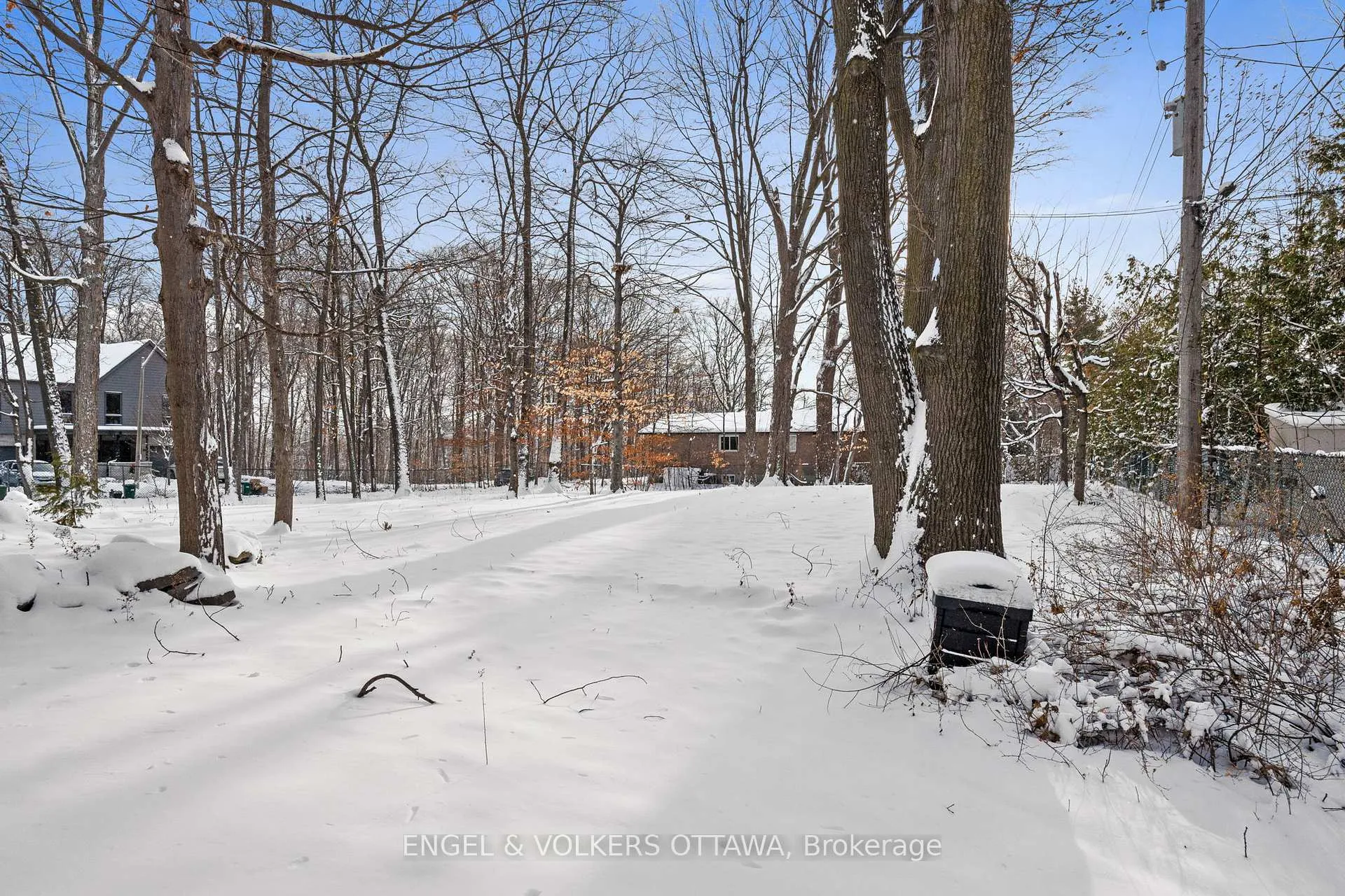 Photo 43 of 2626 Elmhurst Street, Ottawa, Queensway Terrace North — HOMEH
