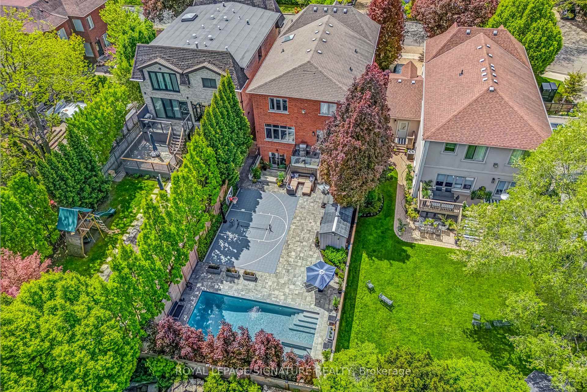 Photo 2 of 153 Falkirk Street, Toronto, Bedford Park-Nortown — HOMEH