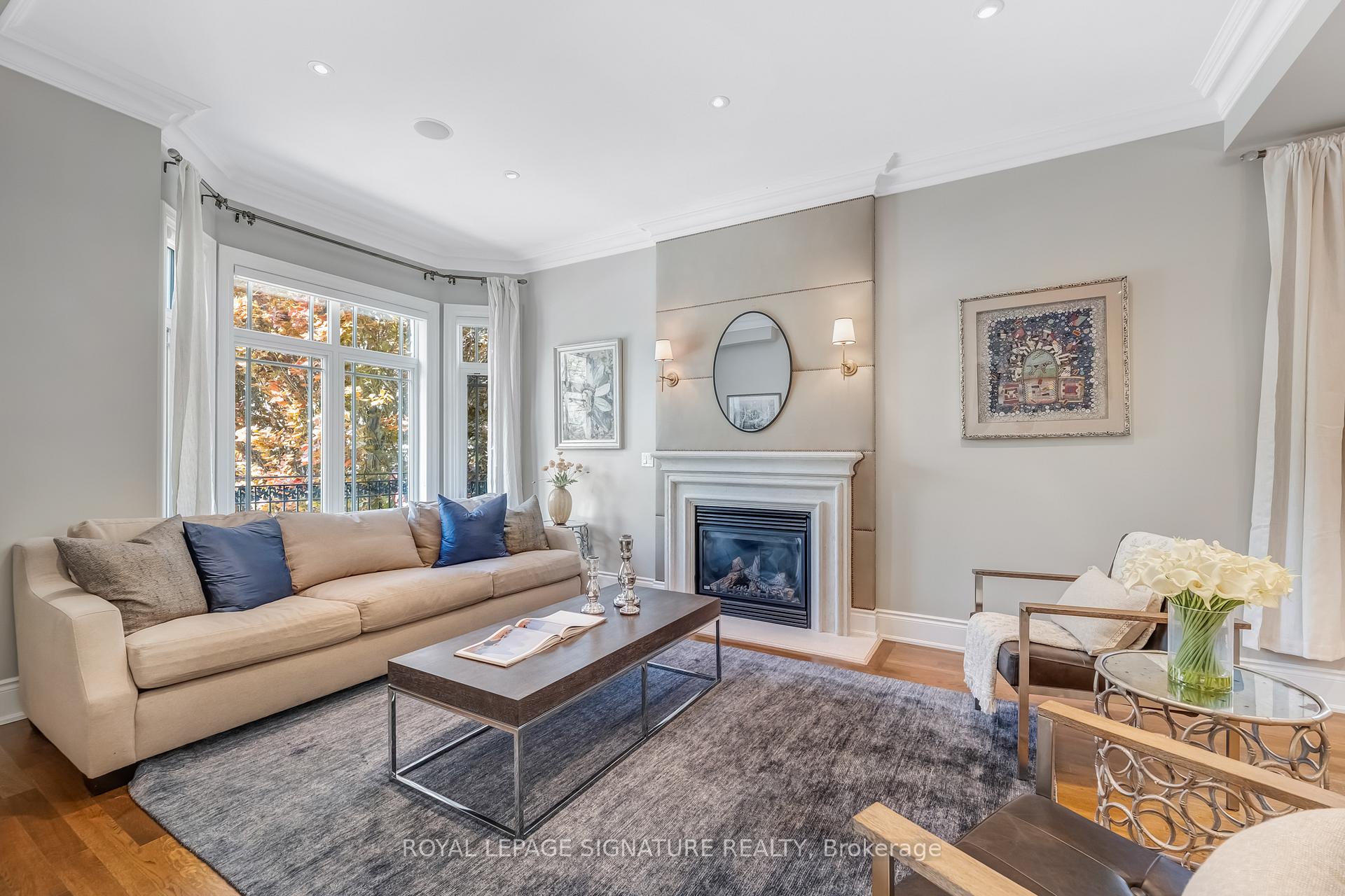 Photo 4 of 153 Falkirk Street, Toronto, Bedford Park-Nortown — HOMEH