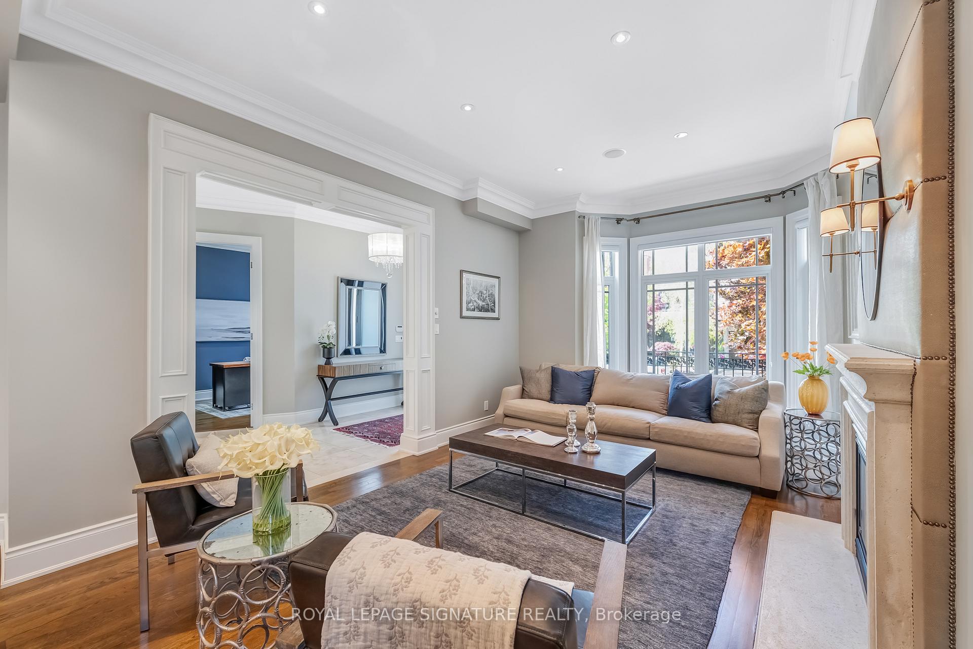 Photo 5 of 153 Falkirk Street, Toronto, Bedford Park-Nortown — HOMEH