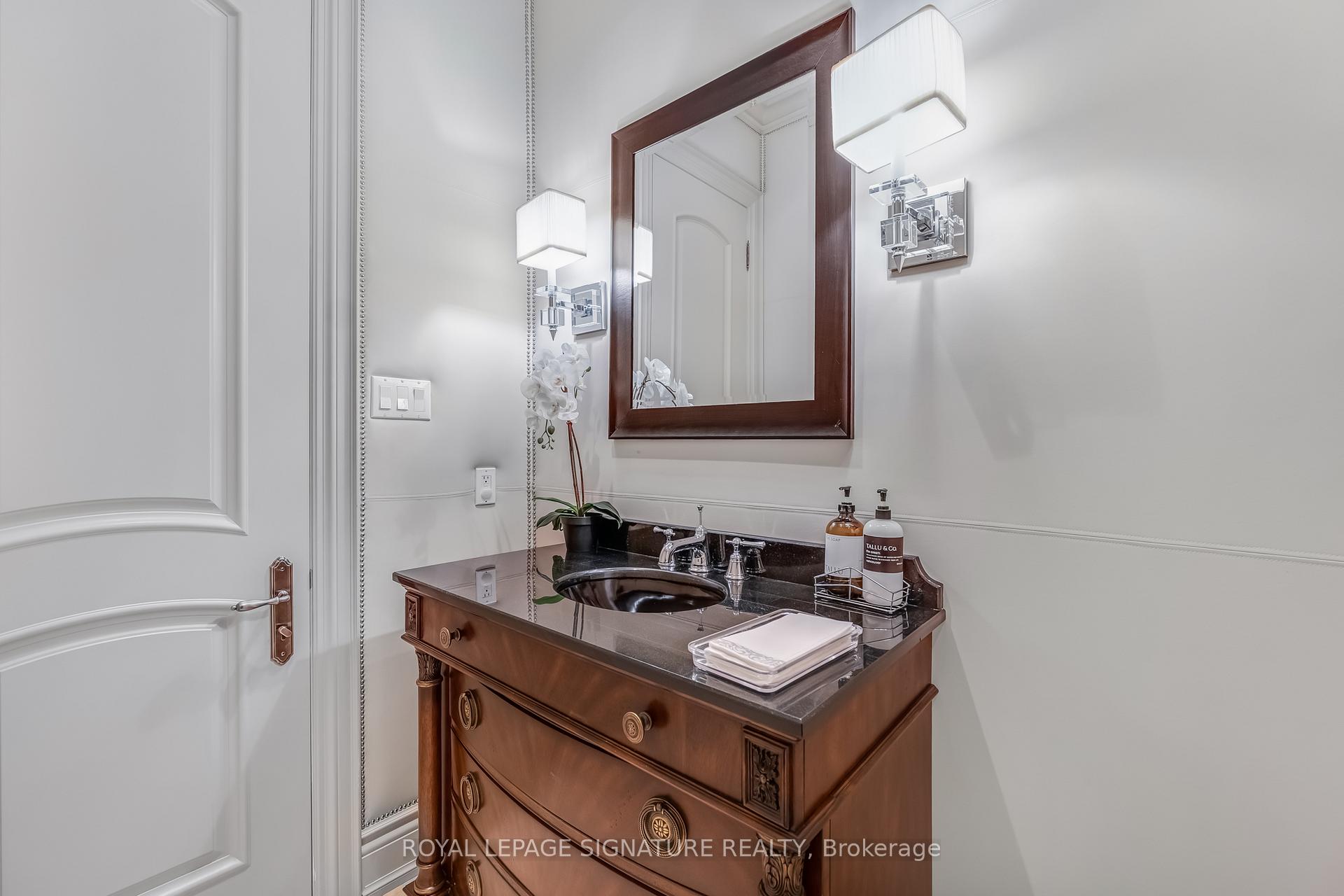 Photo 20 of 153 Falkirk Street, Toronto, Bedford Park-Nortown — HOMEH
