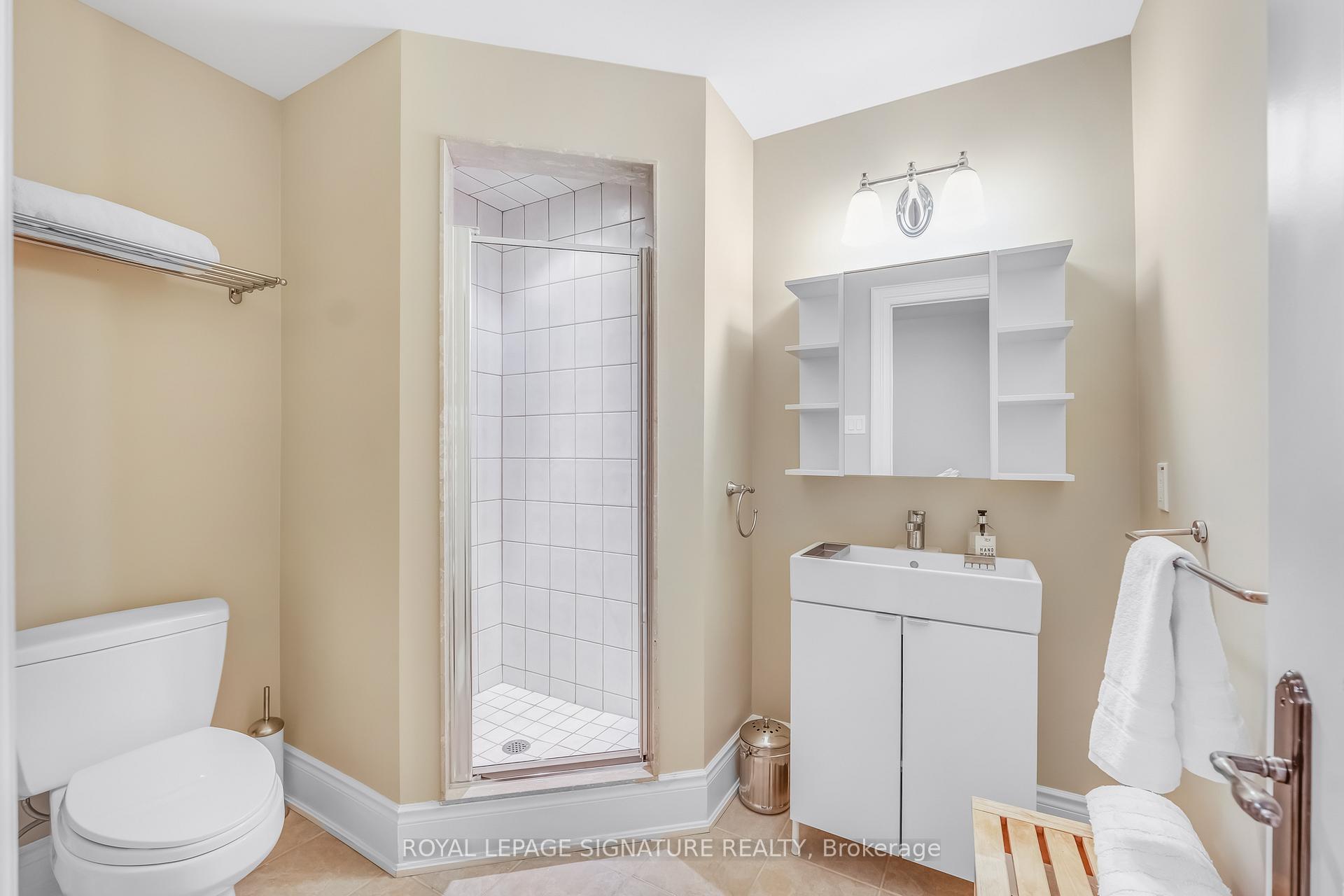 Photo 41 of 153 Falkirk Street, Toronto, Bedford Park-Nortown — HOMEH