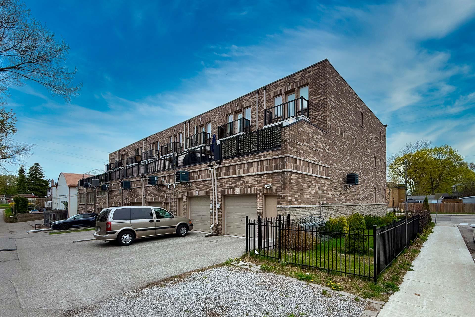 Photo 4 of 2833 St. Clair Avenue E, Toronto, O'Connor-Parkview — HOMEH