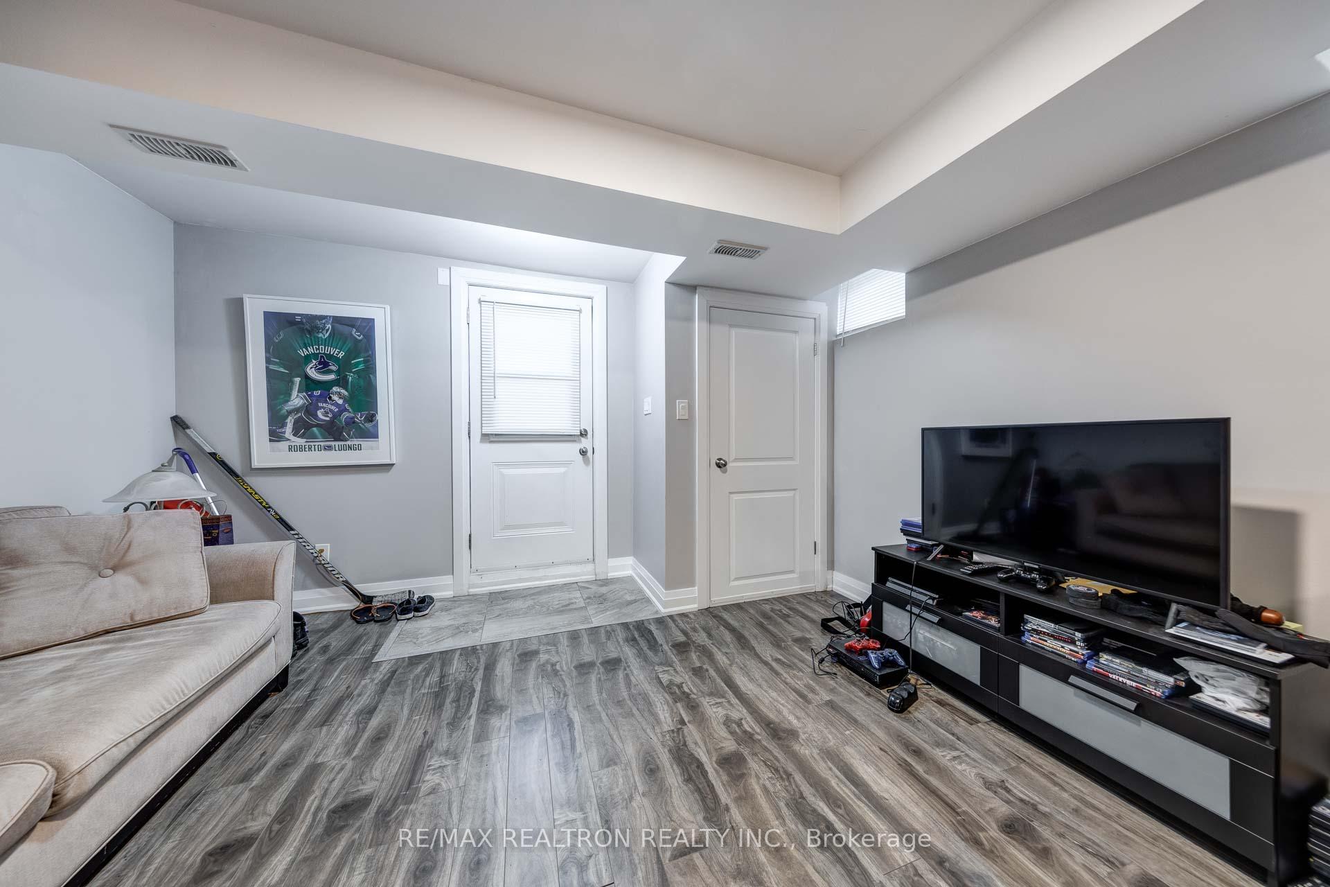 Photo 22 of 2833 St. Clair Avenue E, Toronto, O'Connor-Parkview — HOMEH