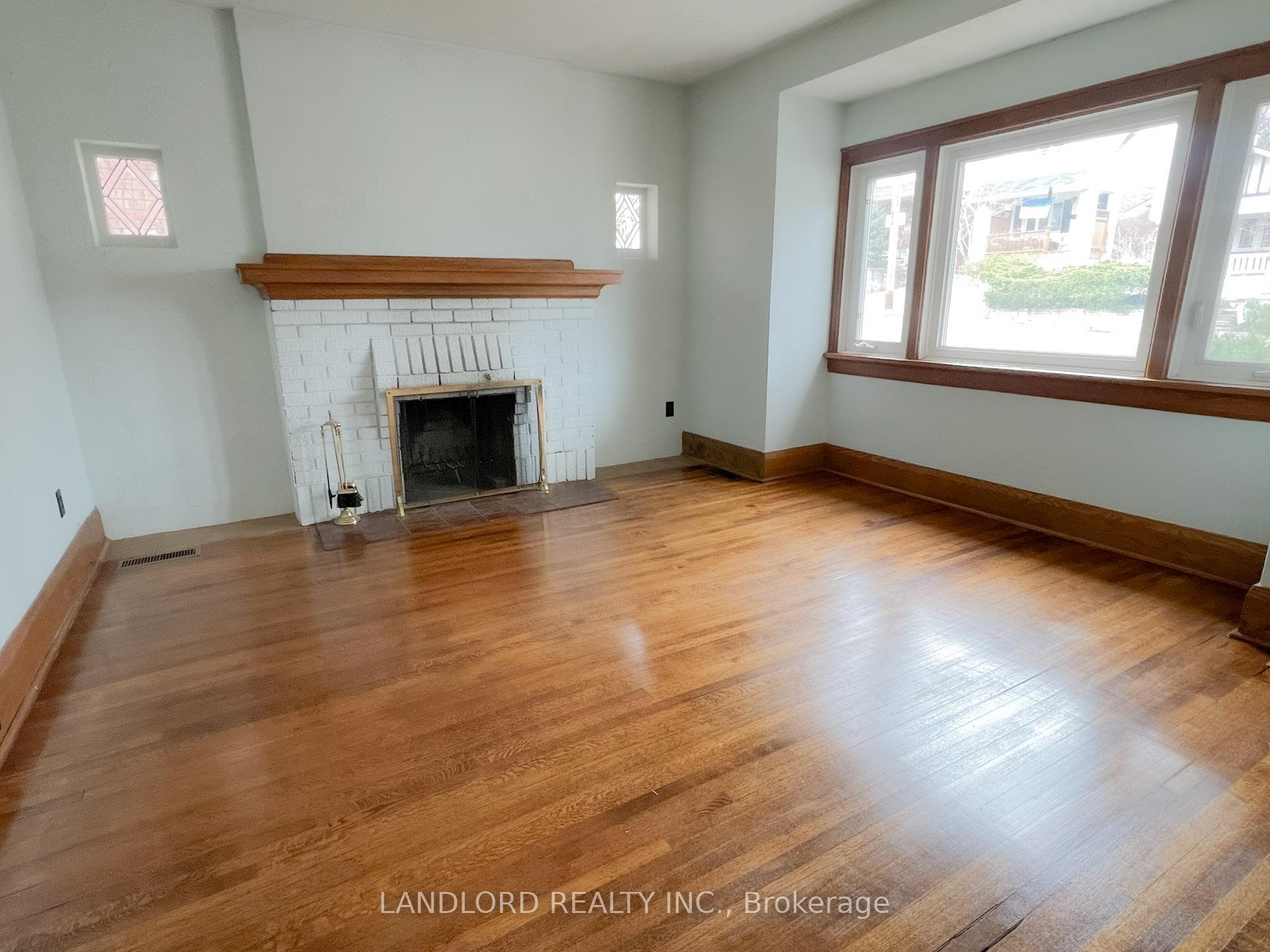 Photo 3 of 106 Brookside Drive, Toronto, East End-Danforth — HOMEH