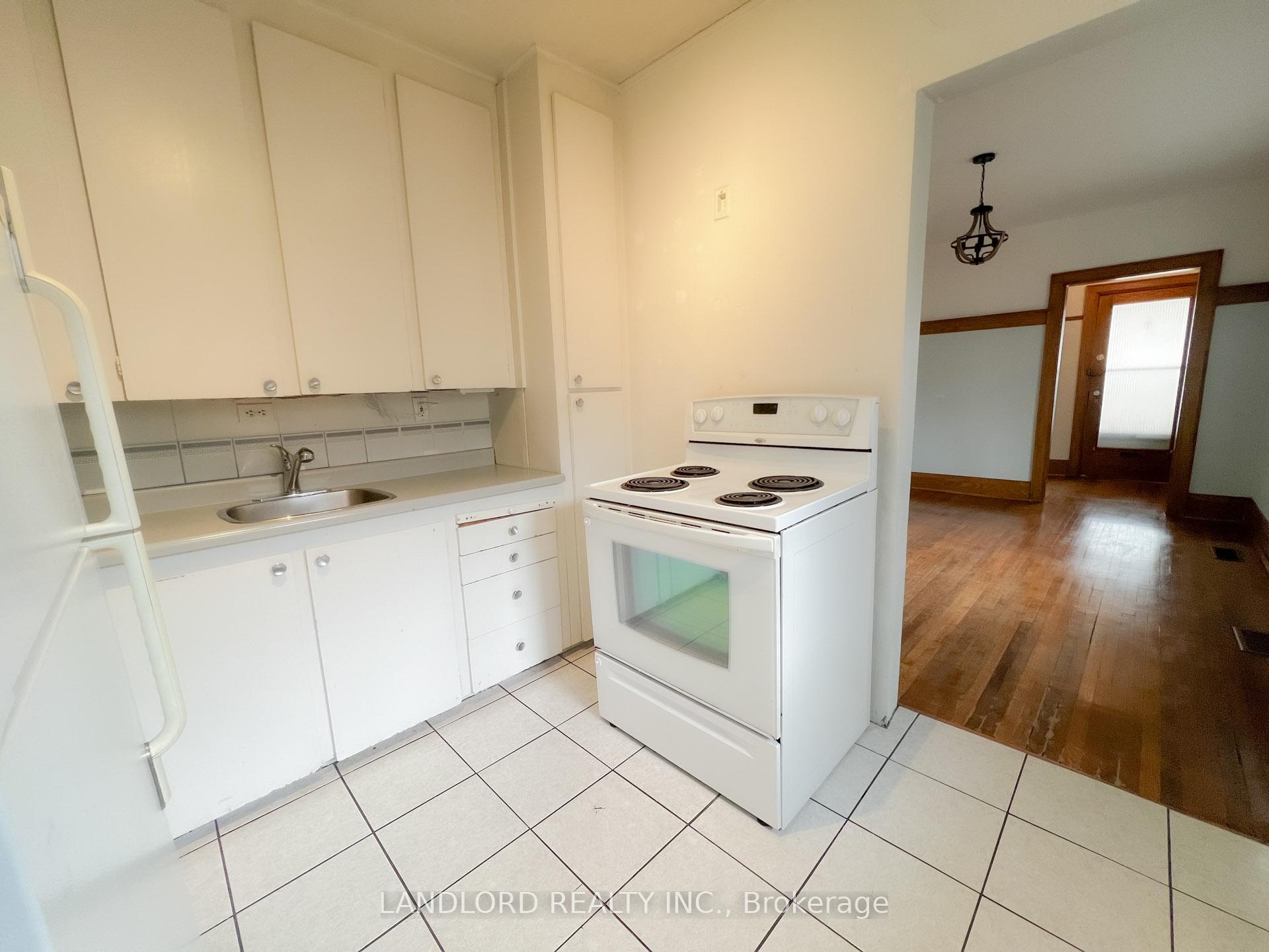 Photo 8 of 106 Brookside Drive, Toronto, East End-Danforth — HOMEH