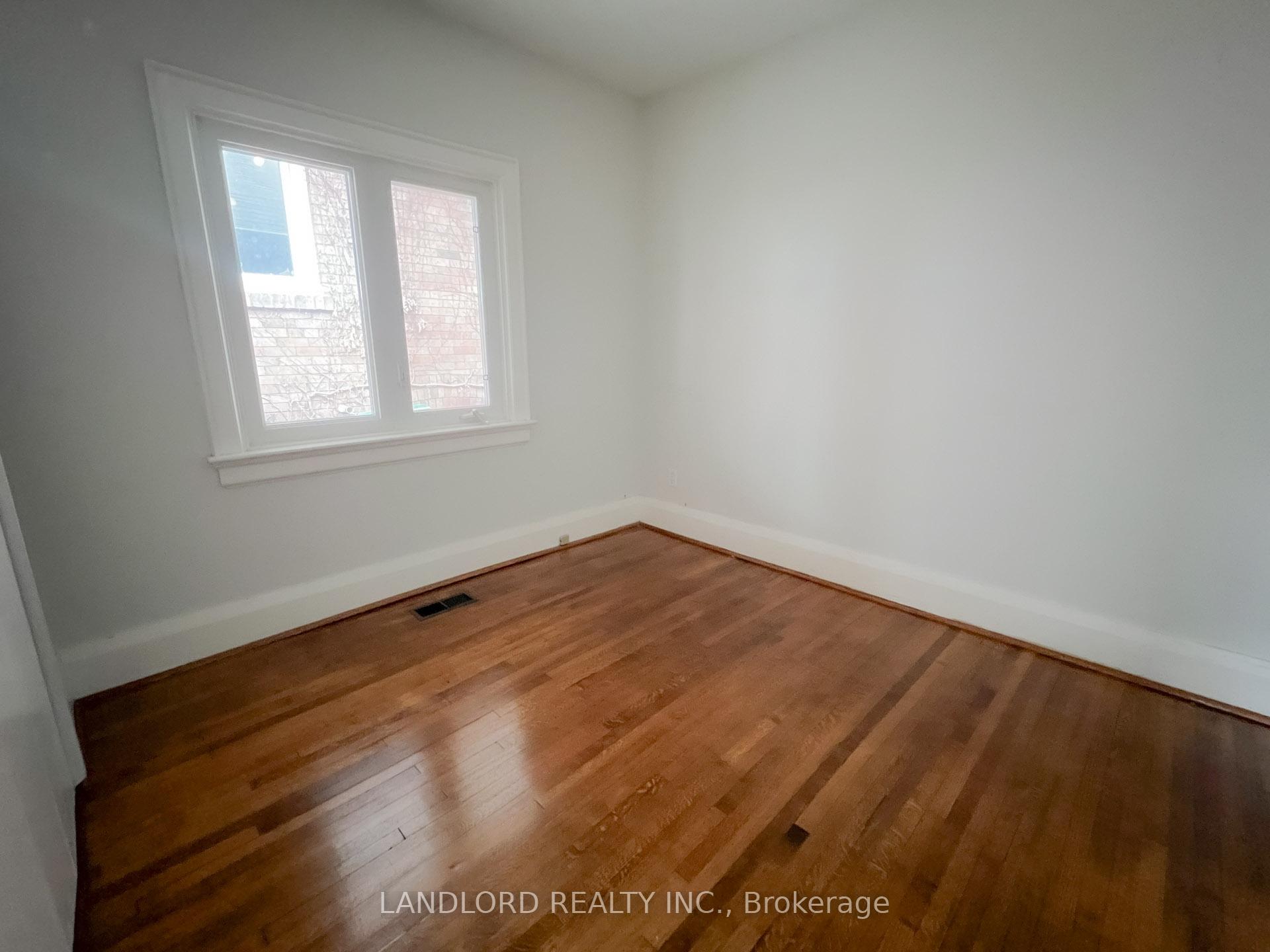 Photo 11 of 106 Brookside Drive, Toronto, East End-Danforth — HOMEH