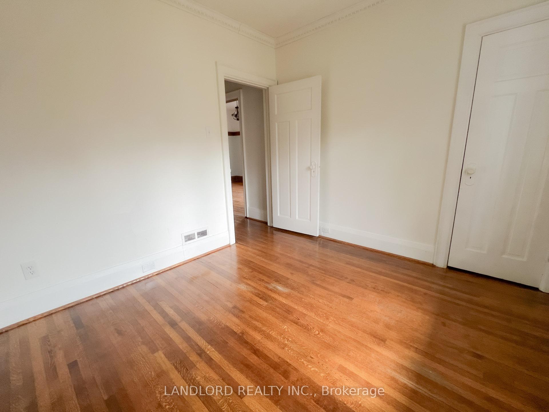 Photo 13 of 106 Brookside Drive, Toronto, East End-Danforth — HOMEH