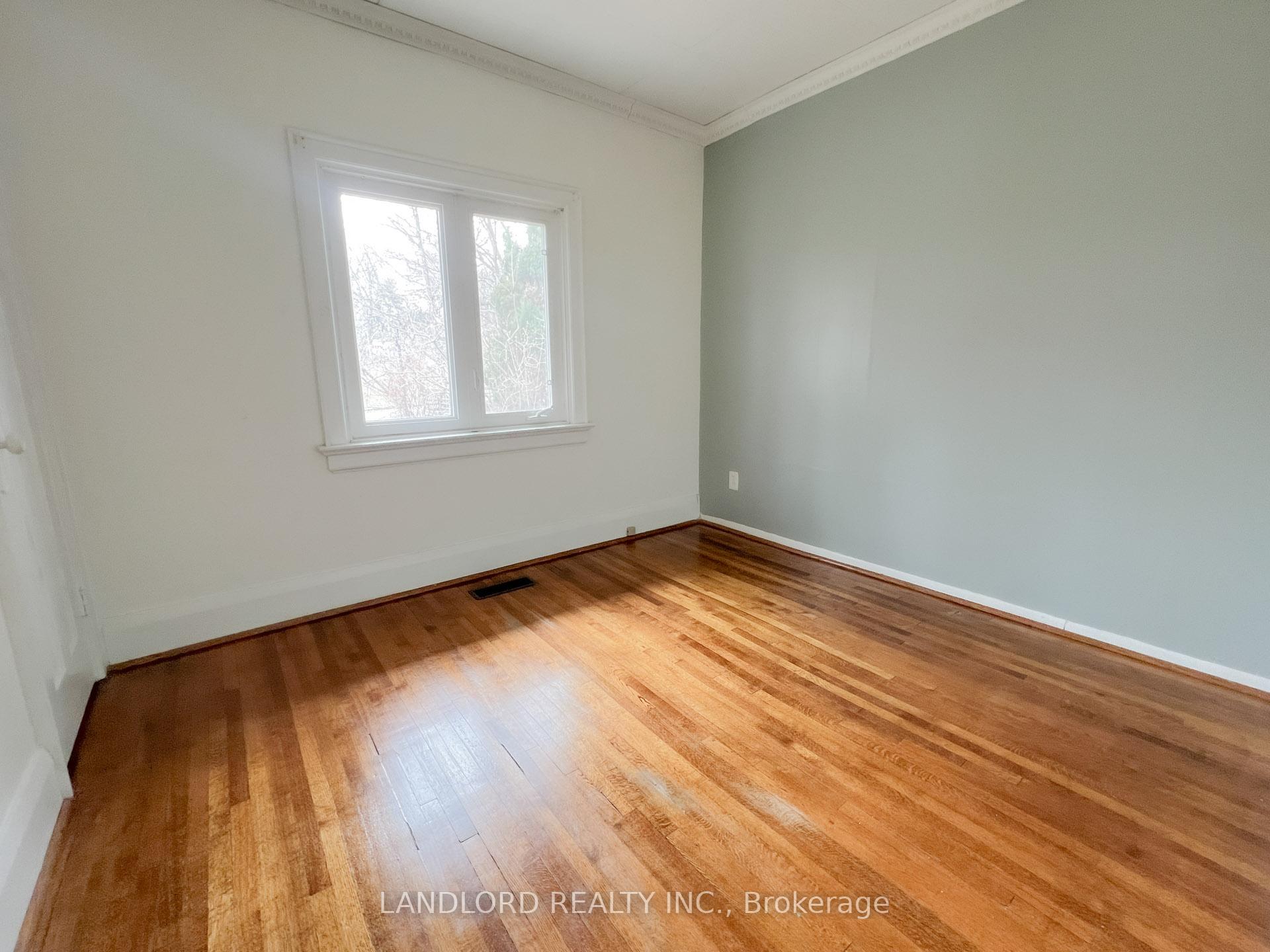Photo 14 of 106 Brookside Drive, Toronto, East End-Danforth — HOMEH