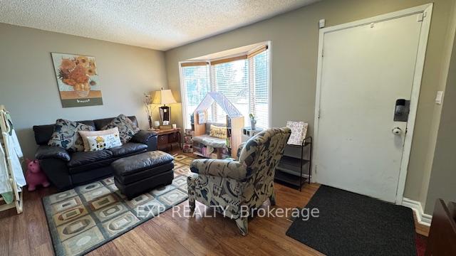 Photo 6 of 8 Baldwin Circle, Thorold, Confederation Heights — HOMEH