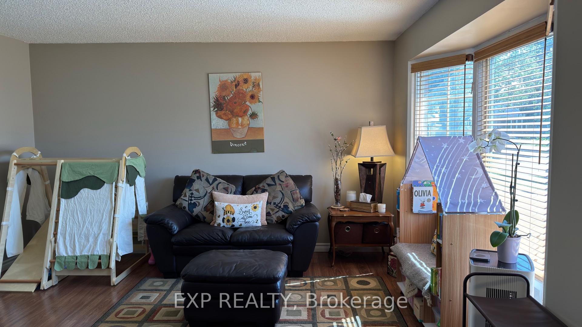 Photo 8 of 8 Baldwin Circle, Thorold, Confederation Heights — HOMEH