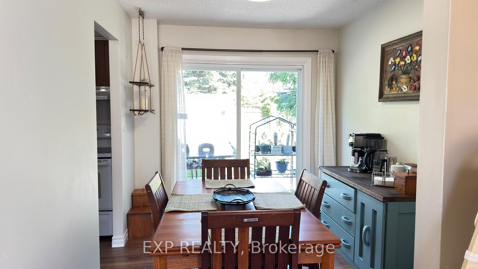 Photo 9 of 8 Baldwin Circle, Thorold, Confederation Heights — HOMEH