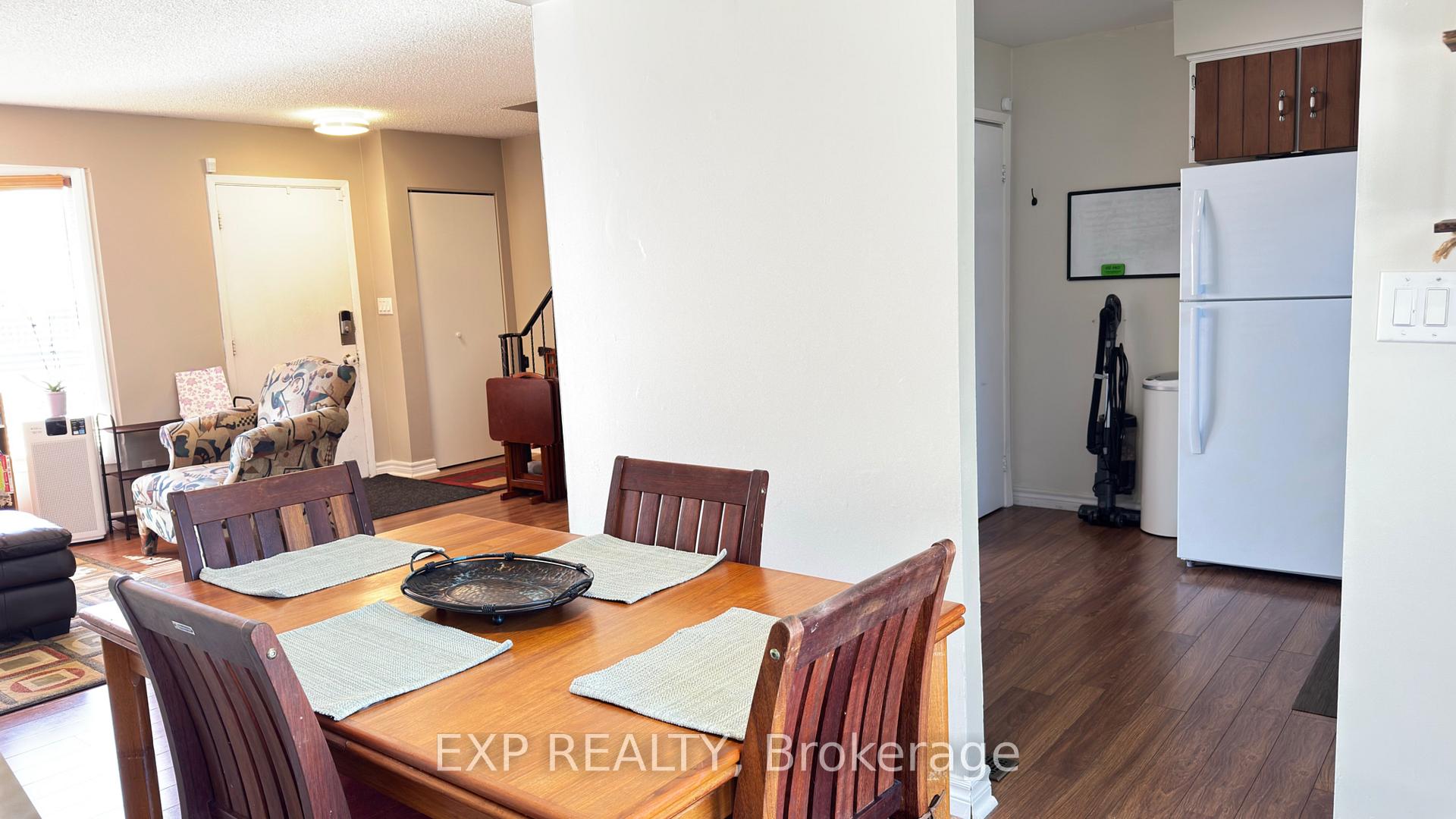 Photo 10 of 8 Baldwin Circle, Thorold, Confederation Heights — HOMEH