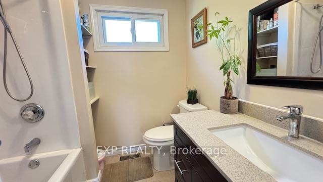 Photo 16 of 8 Baldwin Circle, Thorold, Confederation Heights — HOMEH