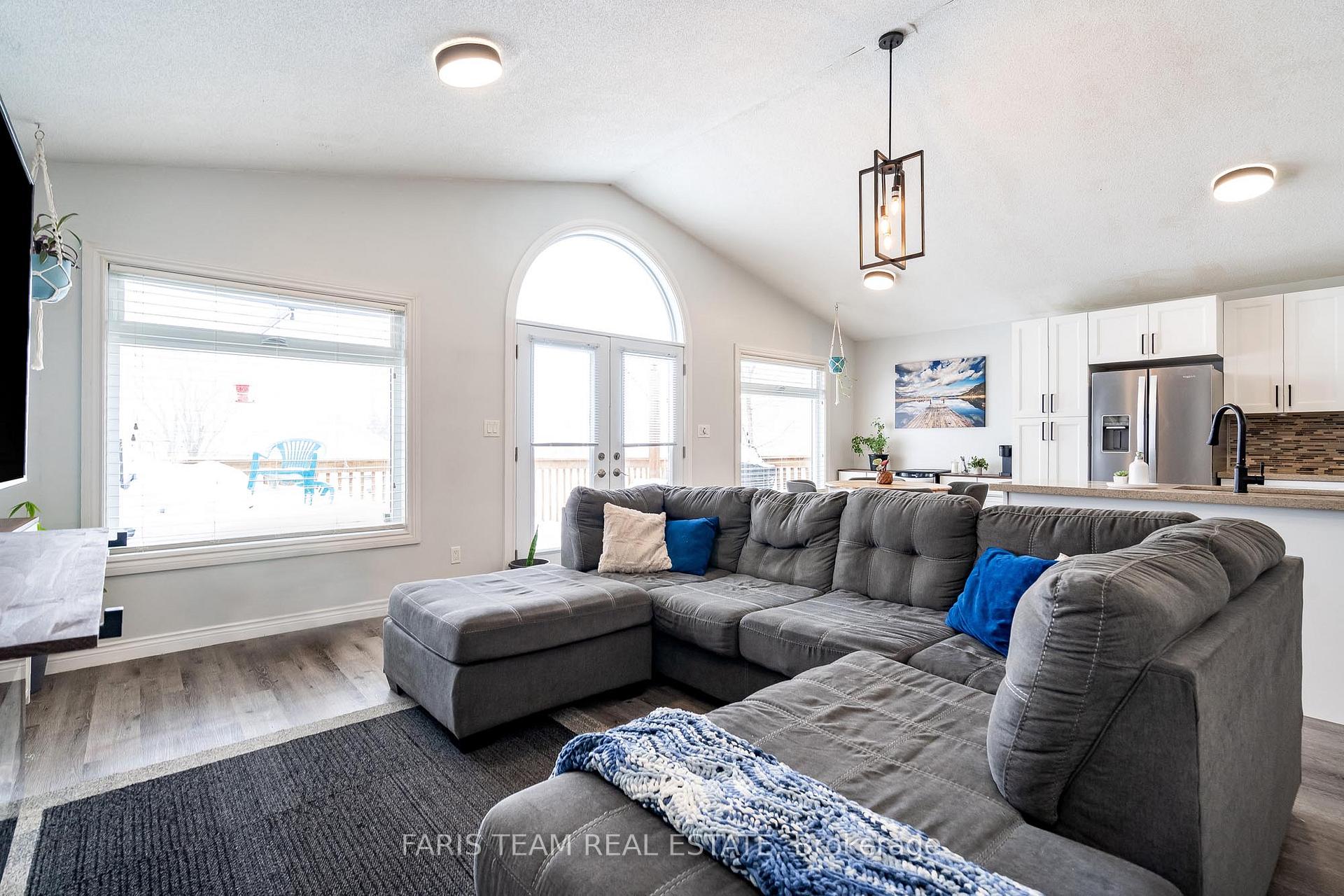 Photo 8 of 129 Mitchells Beach Road, Tay, Victoria Harbour — HOMEH