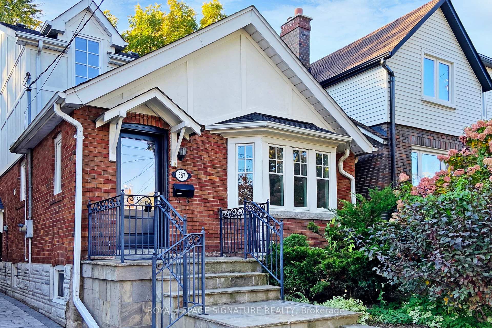 Photo 5 of 387 Old Orchard Grove, Toronto, Bedford Park-Nortown — HOMEH