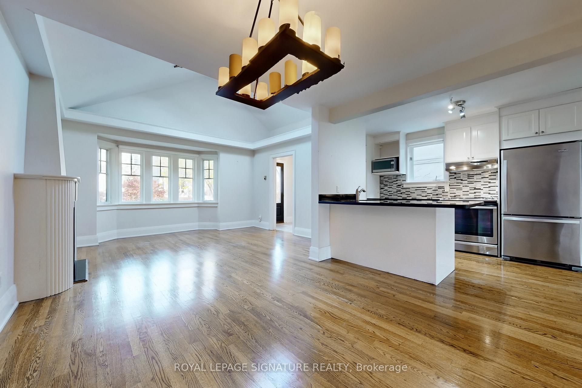 Photo 7 of 387 Old Orchard Grove, Toronto, Bedford Park-Nortown — HOMEH