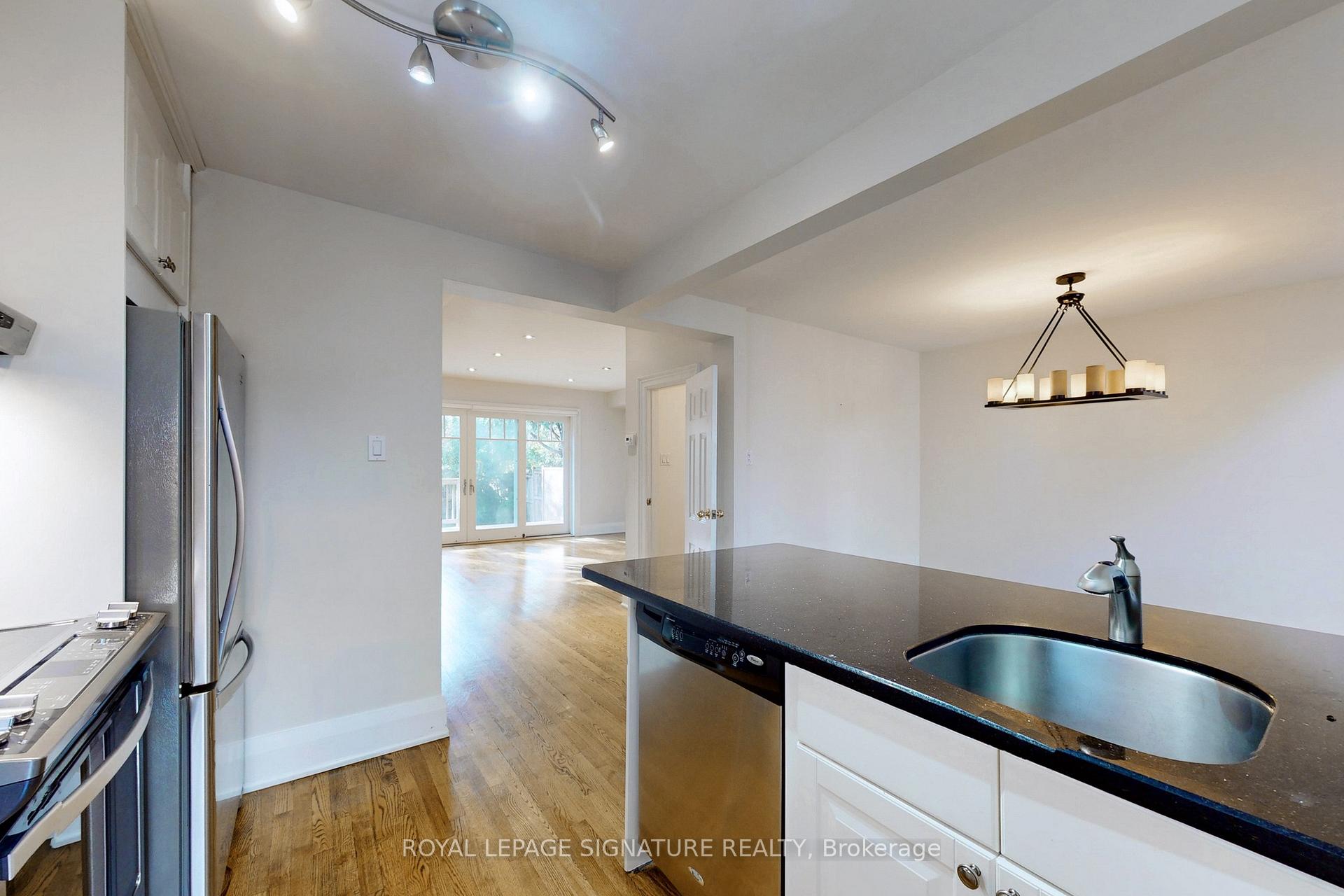 Photo 8 of 387 Old Orchard Grove, Toronto, Bedford Park-Nortown — HOMEH