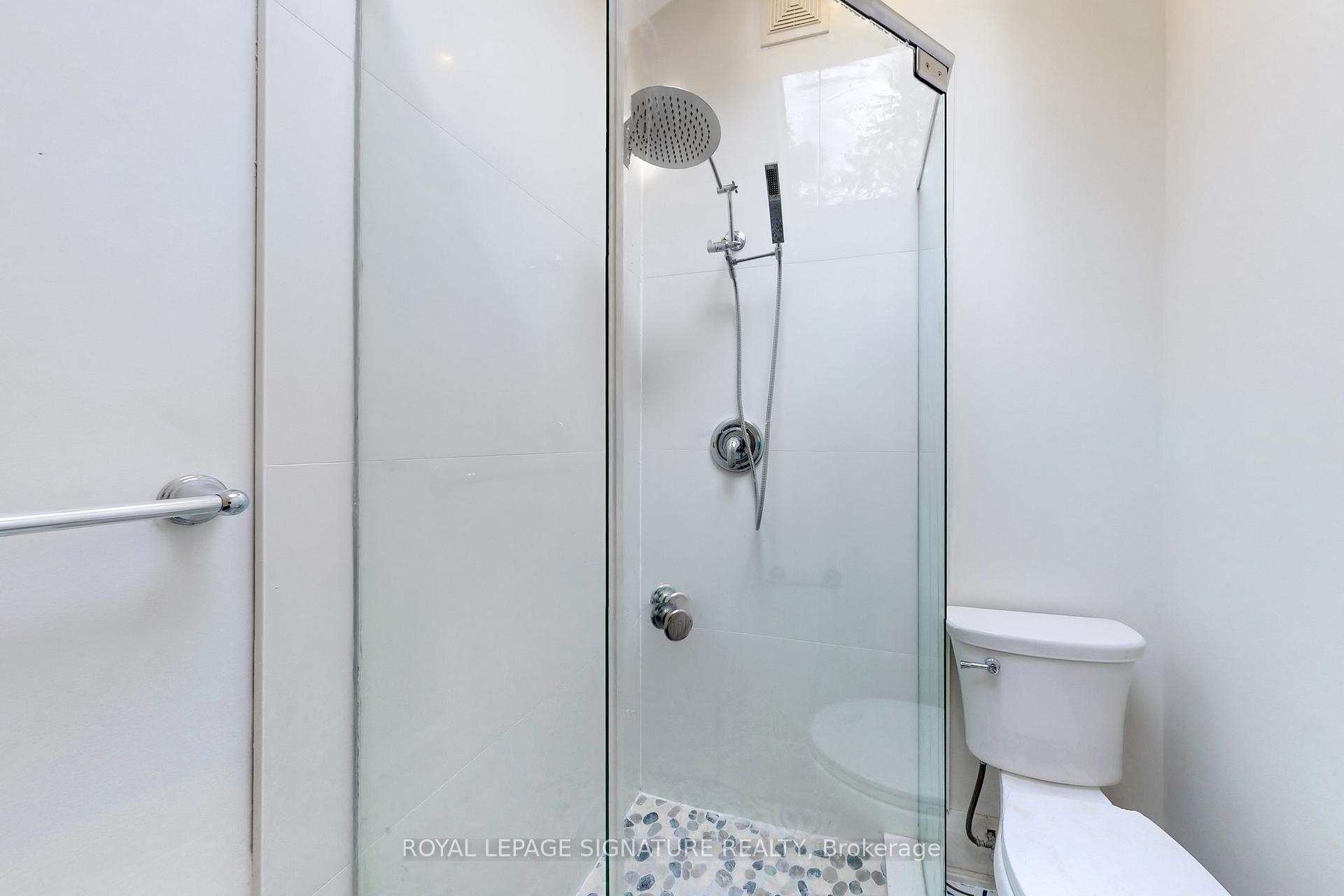 Photo 16 of 387 Old Orchard Grove, Toronto, Bedford Park-Nortown — HOMEH