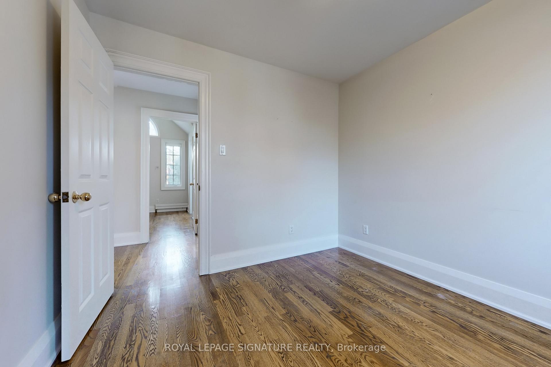 Photo 21 of 387 Old Orchard Grove, Toronto, Bedford Park-Nortown — HOMEH