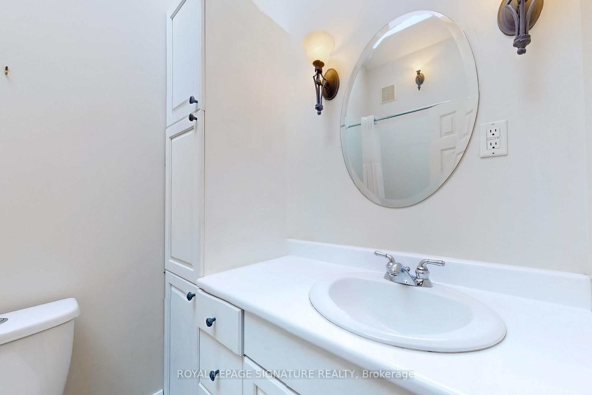 Photo 23 of 387 Old Orchard Grove, Toronto, Bedford Park-Nortown — HOMEH