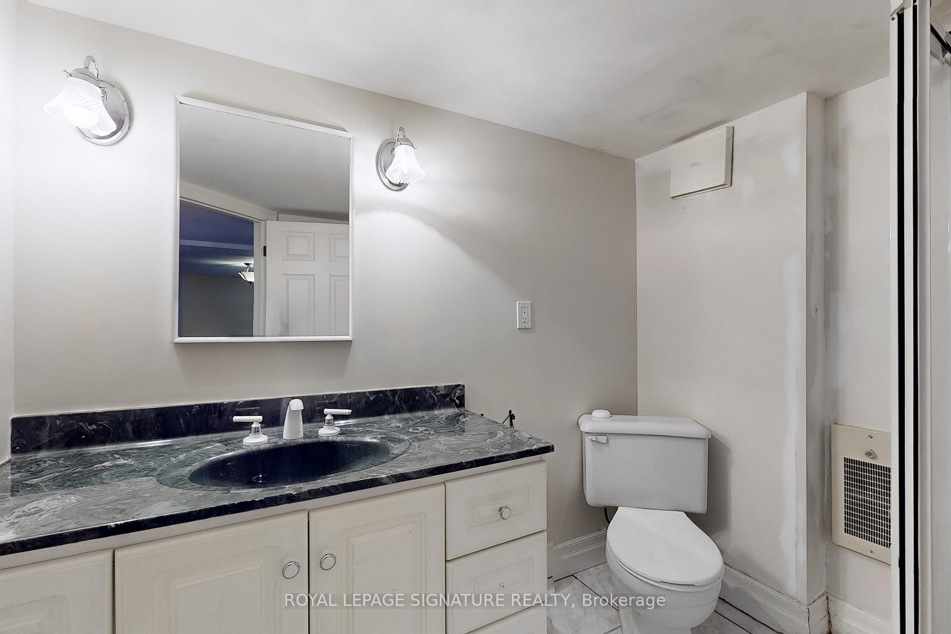 Photo 22 of 387 Old Orchard Grove, Toronto, Bedford Park-Nortown — HOMEH