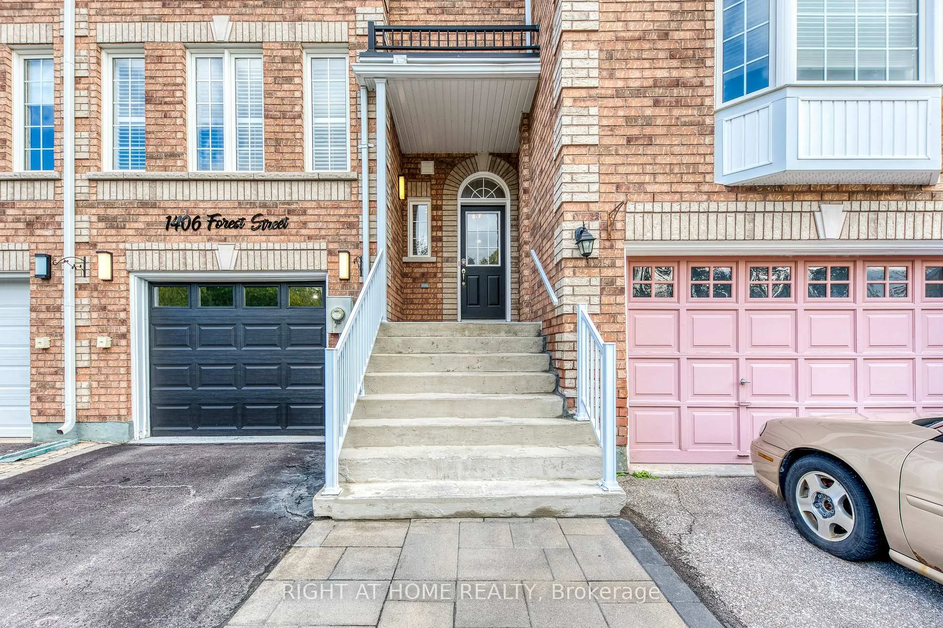 Photo 2 of 1406 Forest Street, Innisfil, Alcona — HOMEH