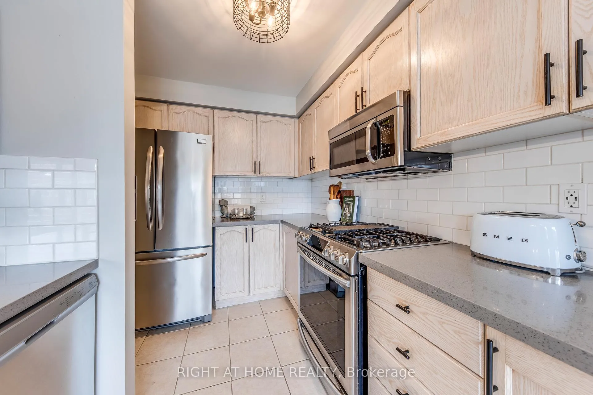 Photo 13 of 1406 Forest Street, Innisfil, Alcona — HOMEH