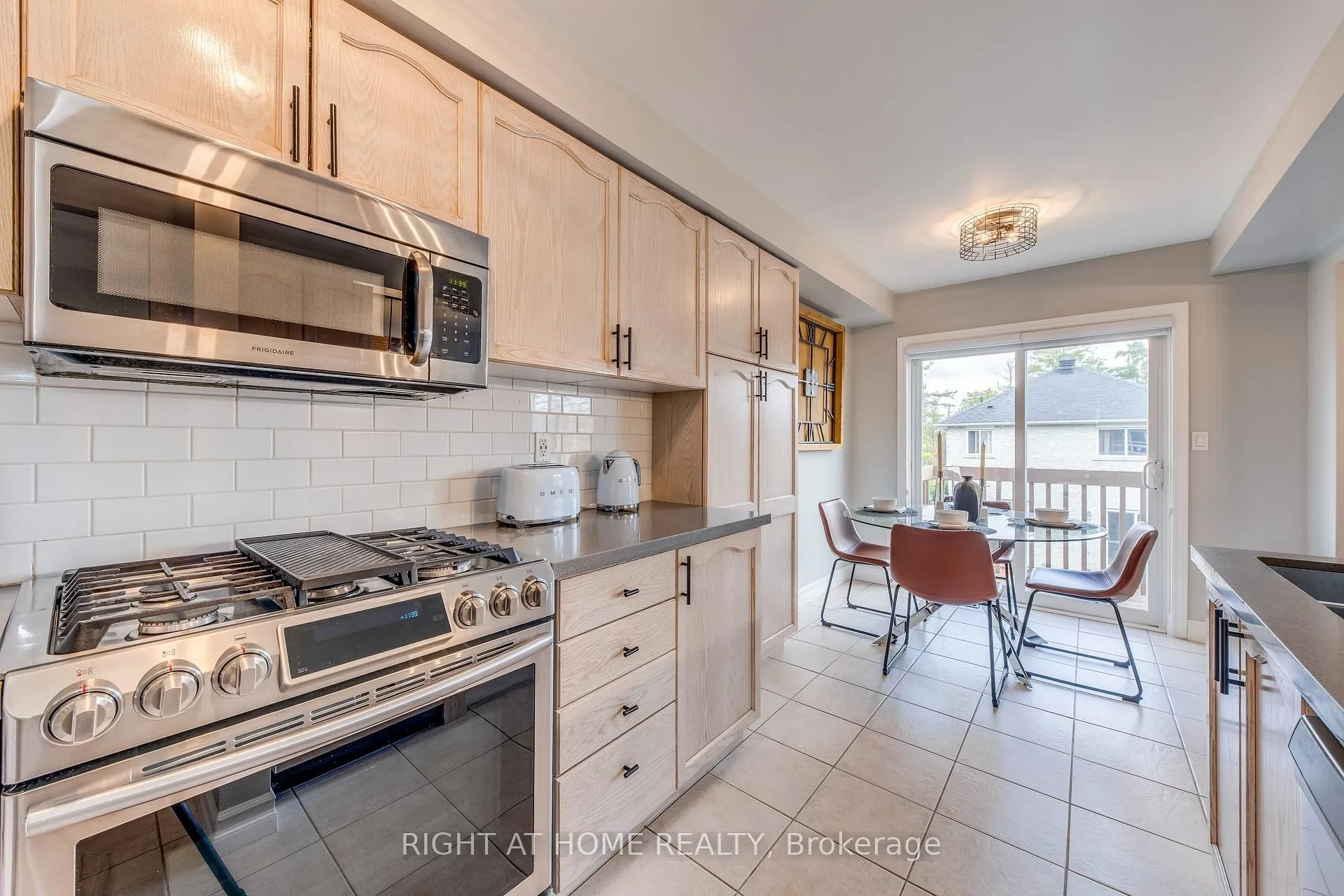 Photo 14 of 1406 Forest Street, Innisfil, Alcona — HOMEH