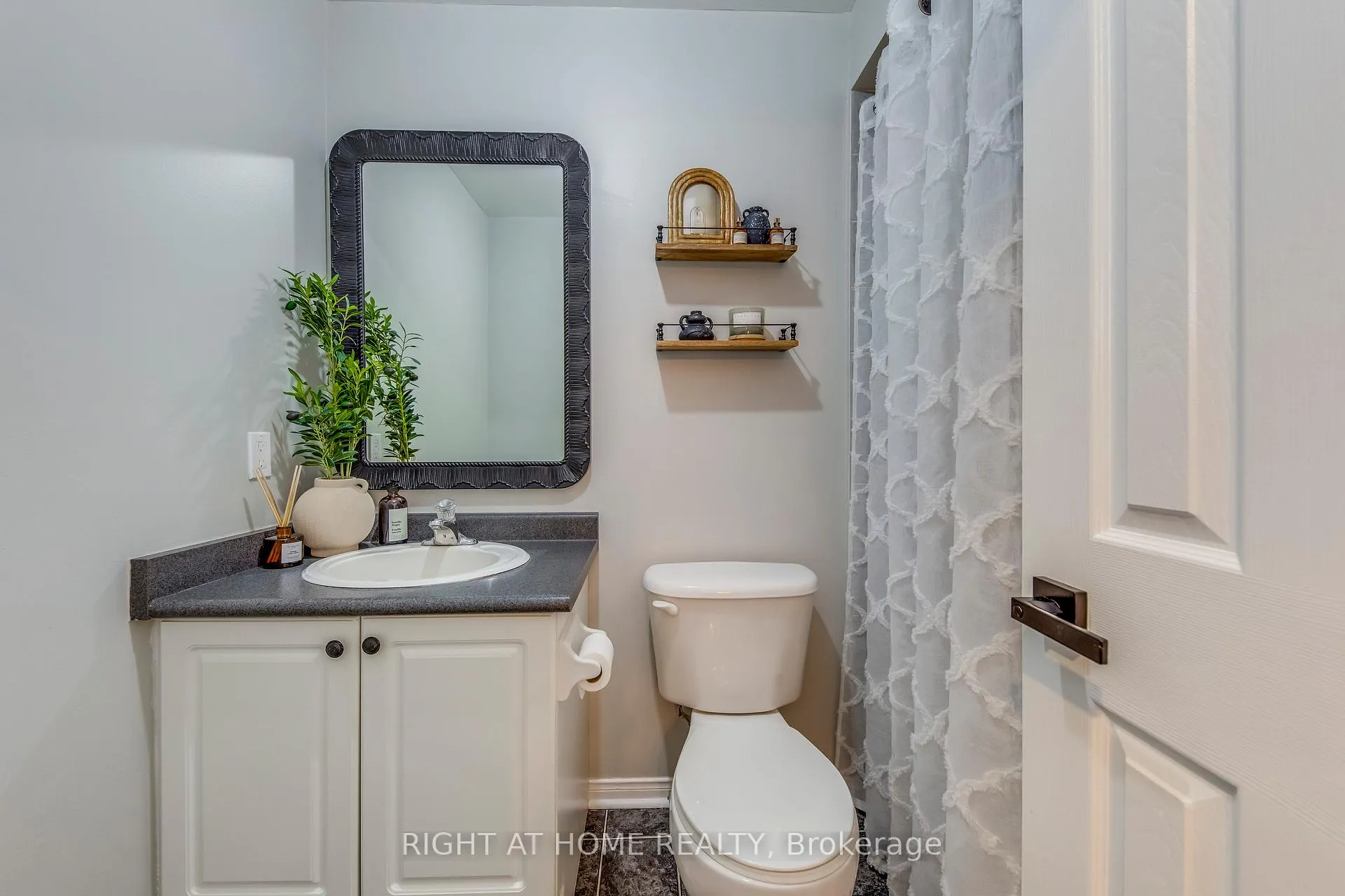 Photo 26 of 1406 Forest Street, Innisfil, Alcona — HOMEH