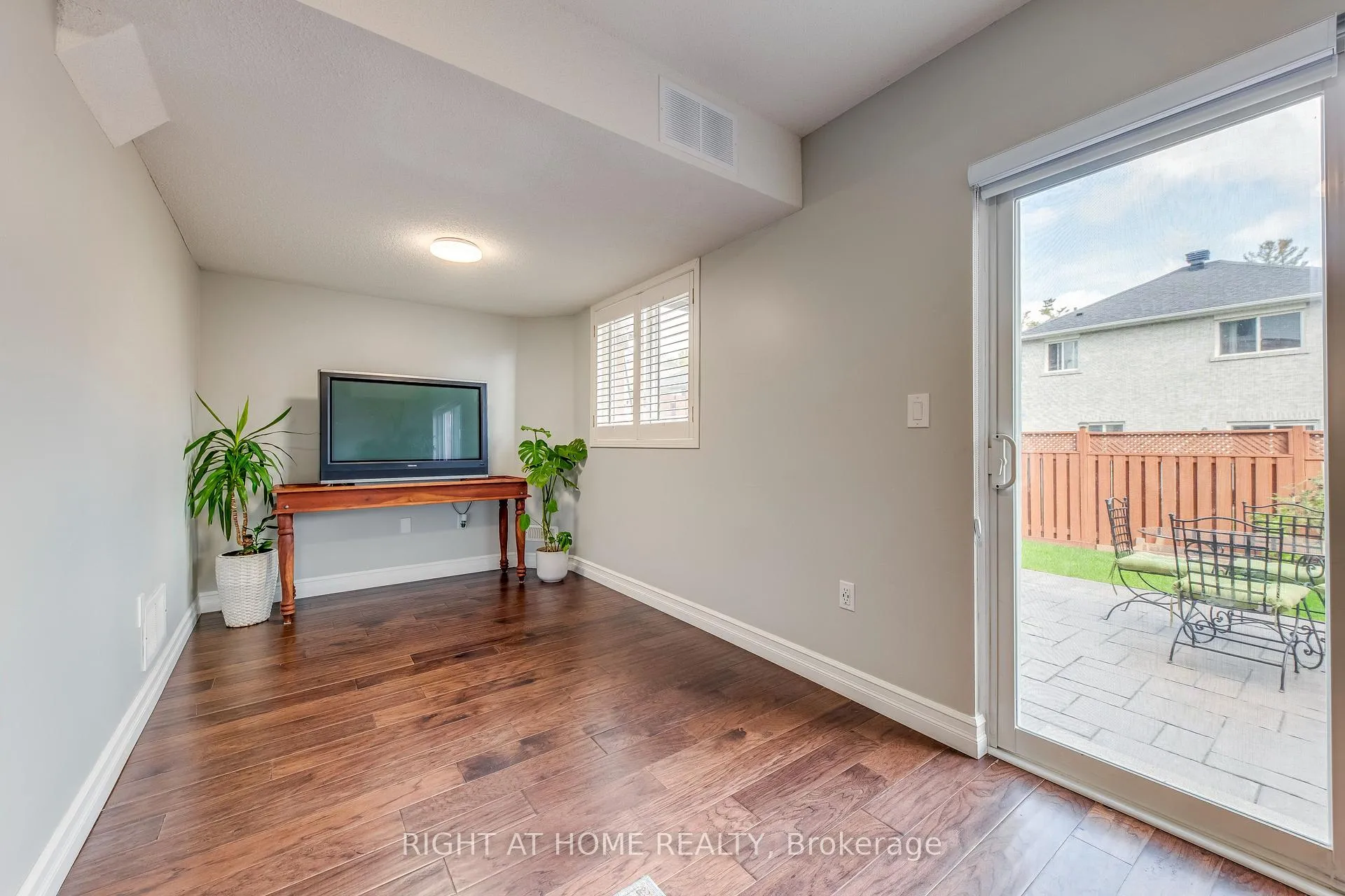 Photo 33 of 1406 Forest Street, Innisfil, Alcona — HOMEH