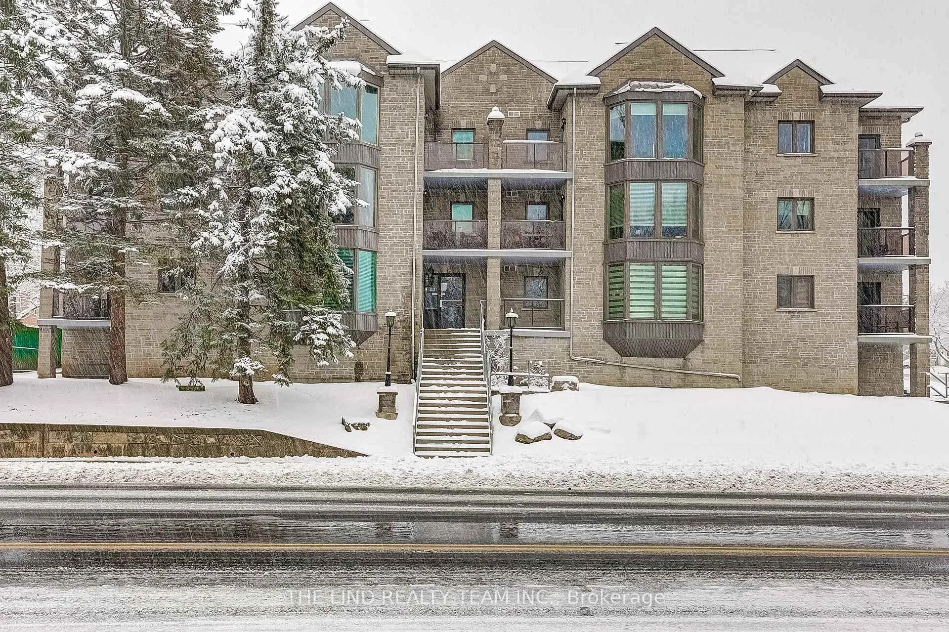 Photo 1 of Unit 301, 21 George Street, Aurora, Aurora Village — HOMEH