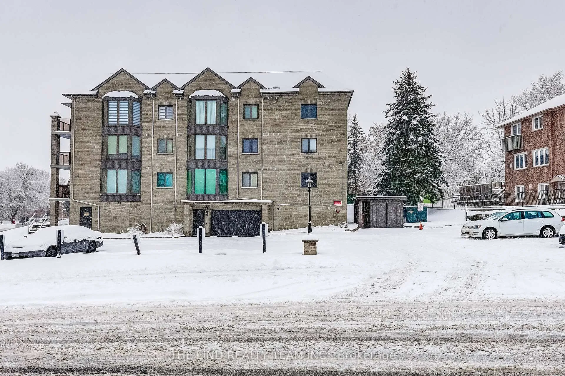 Photo 32 of Unit 301, 21 George Street, Aurora, Aurora Village — HOMEH