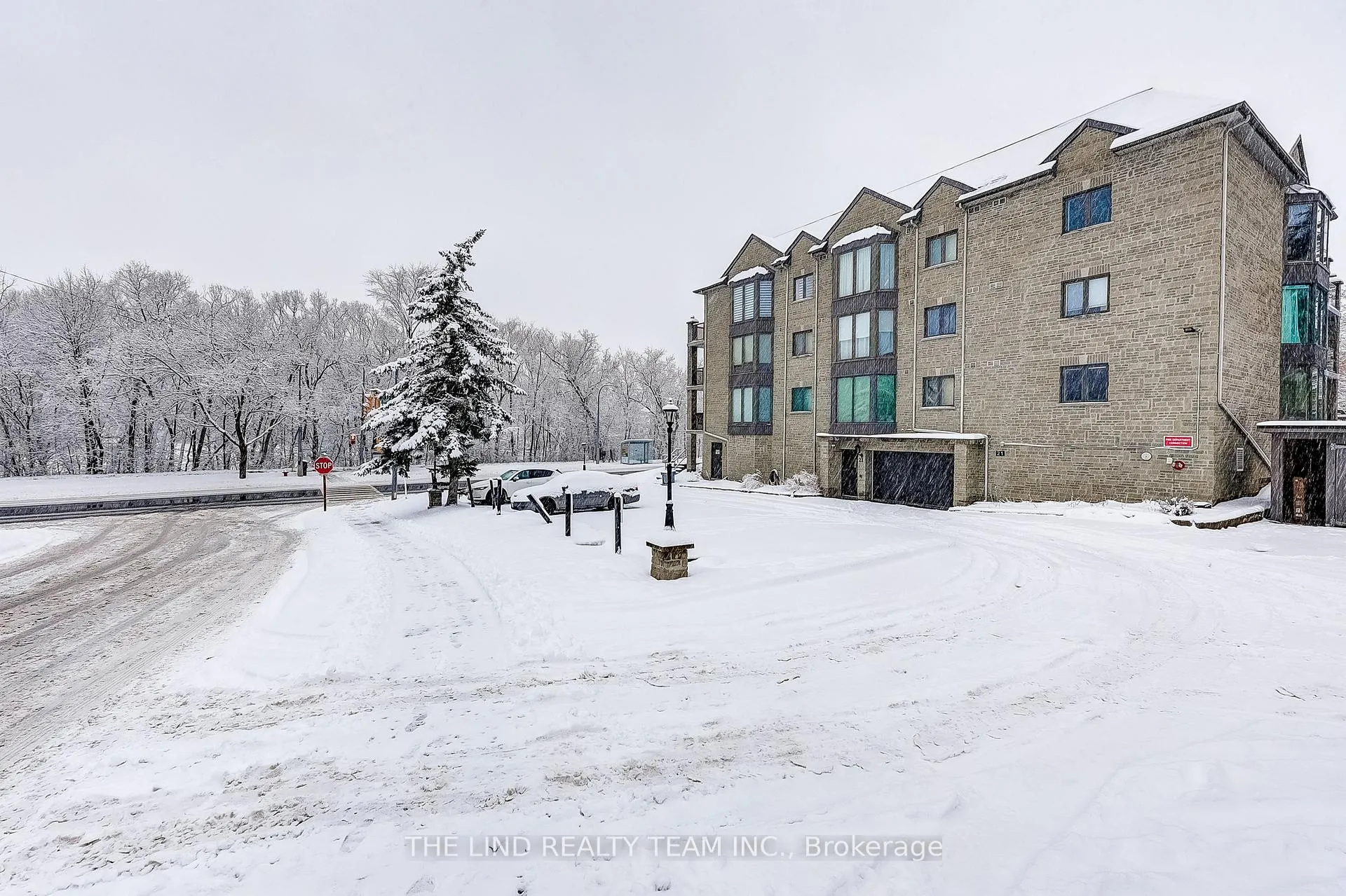 Photo 33 of Unit 301, 21 George Street, Aurora, Aurora Village — HOMEH
