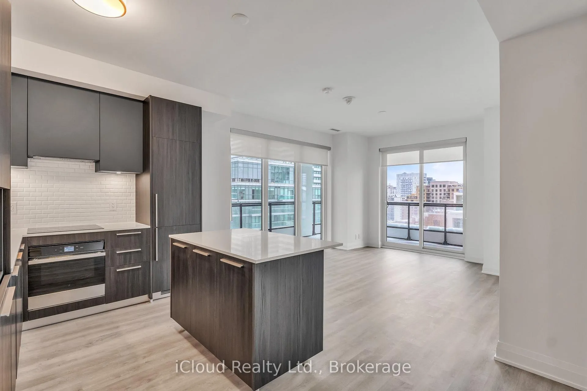 Photo 2 of Unit 1305, 65 Broadway Avenue, Toronto, Mount Pleasant West — HOMEH