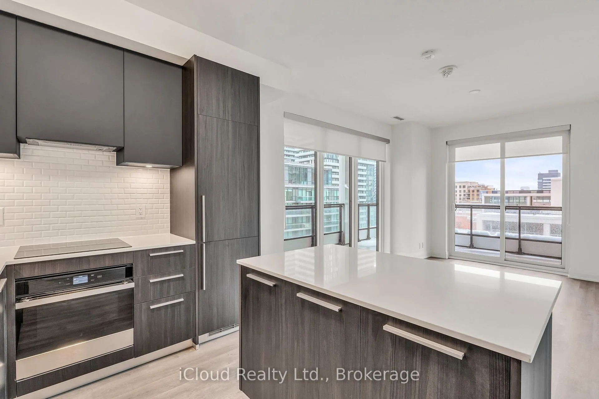 Photo 6 of Unit 1305, 65 Broadway Avenue, Toronto, Mount Pleasant West — HOMEH