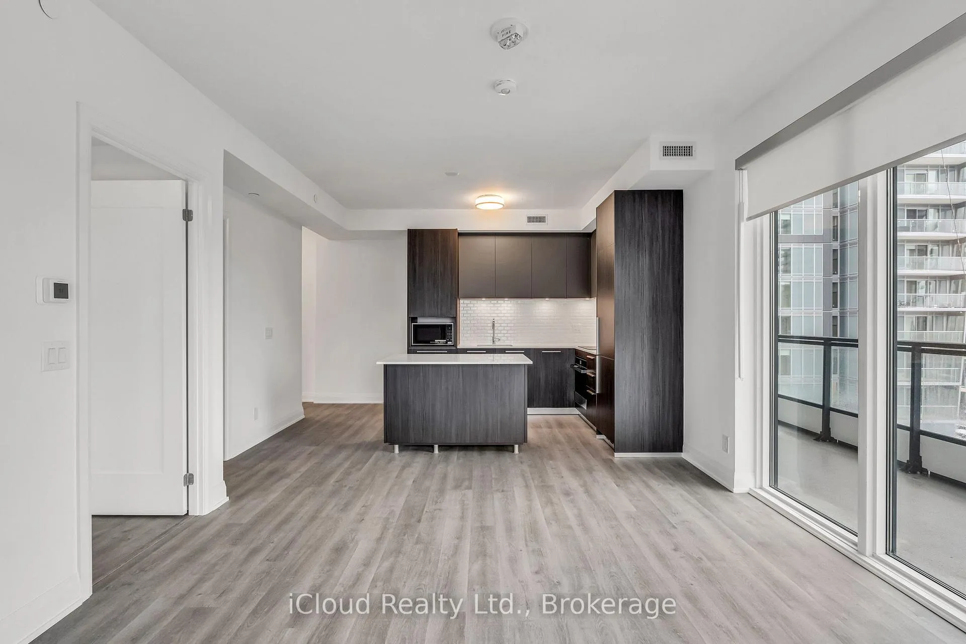 Photo 9 of Unit 1305, 65 Broadway Avenue, Toronto, Mount Pleasant West — HOMEH
