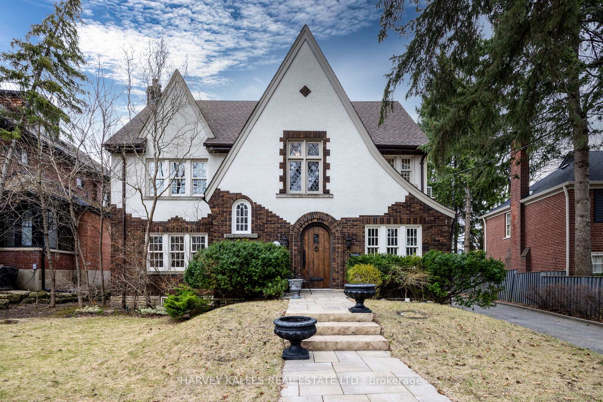 Photo 1 of 199 Alexandra Boulevard, Toronto, Lawrence Park South — HOMEH