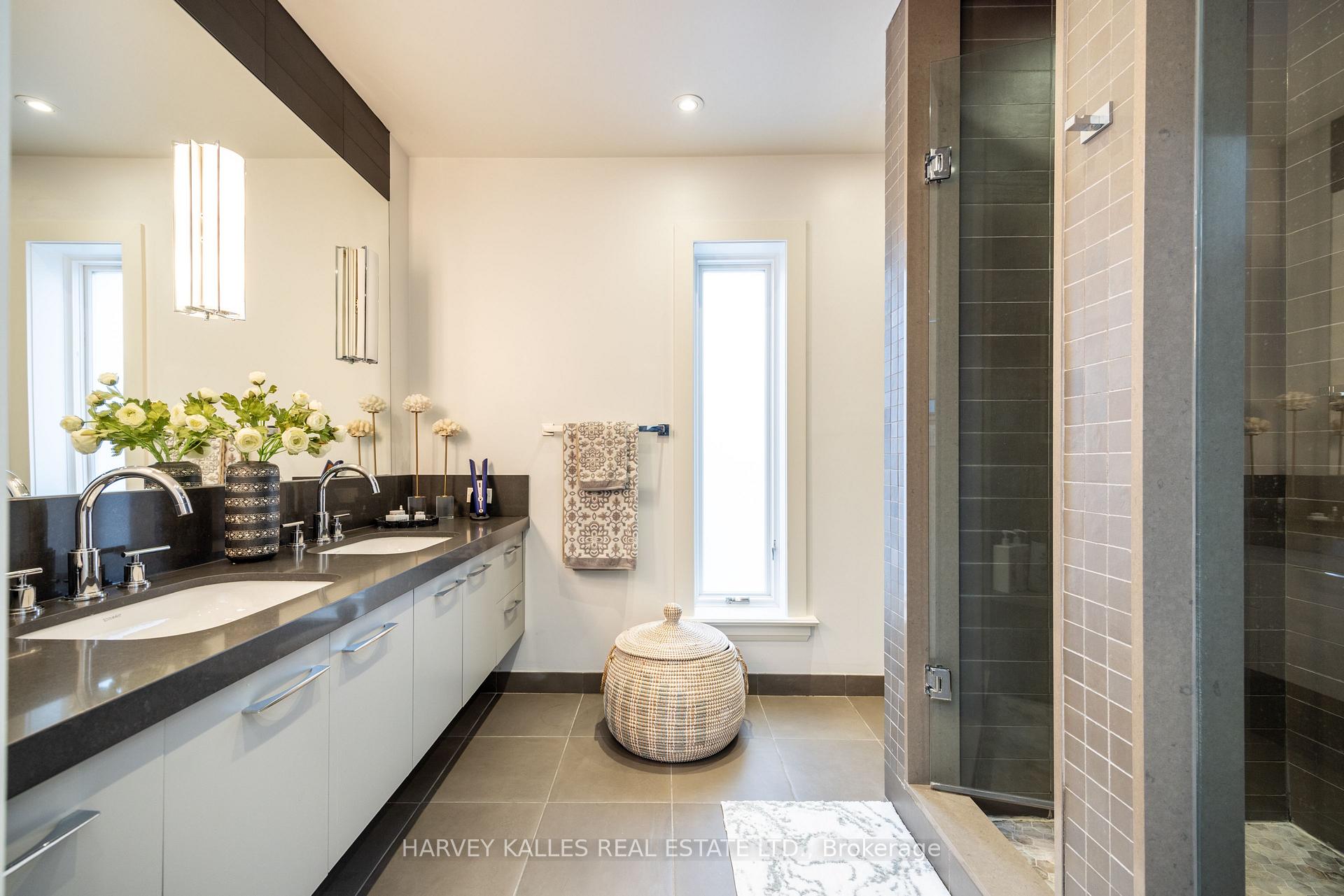 Photo 25 of 199 Alexandra Boulevard, Toronto, Lawrence Park South — HOMEH