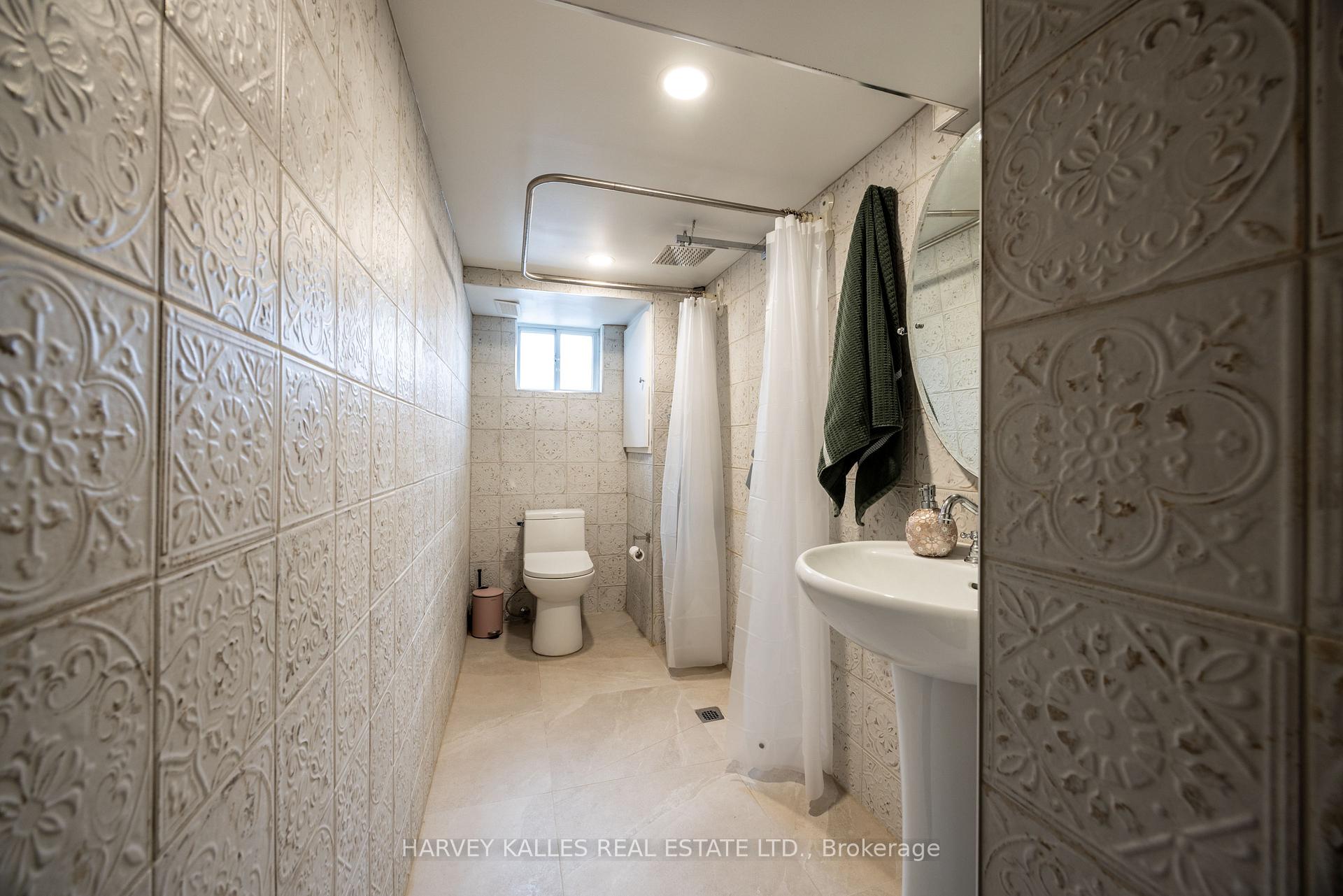 Photo 40 of 199 Alexandra Boulevard, Toronto, Lawrence Park South — HOMEH
