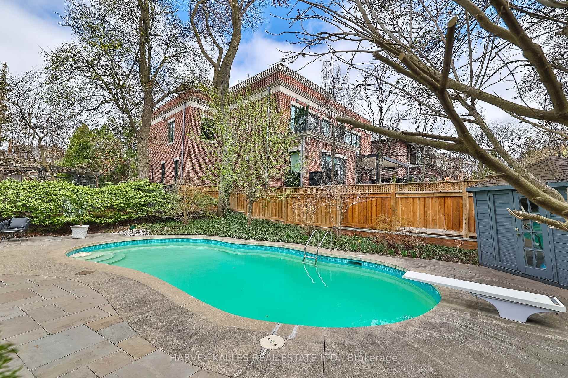 Photo 42 of 199 Alexandra Boulevard, Toronto, Lawrence Park South — HOMEH