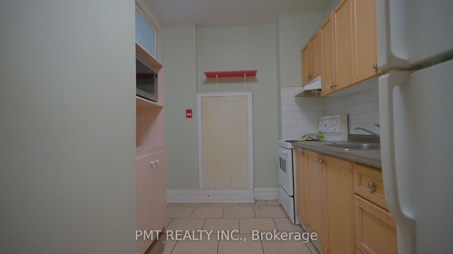 Photo 6 of Unit 4, 2 Linden Street, Toronto, North St. James Town — HOMEH