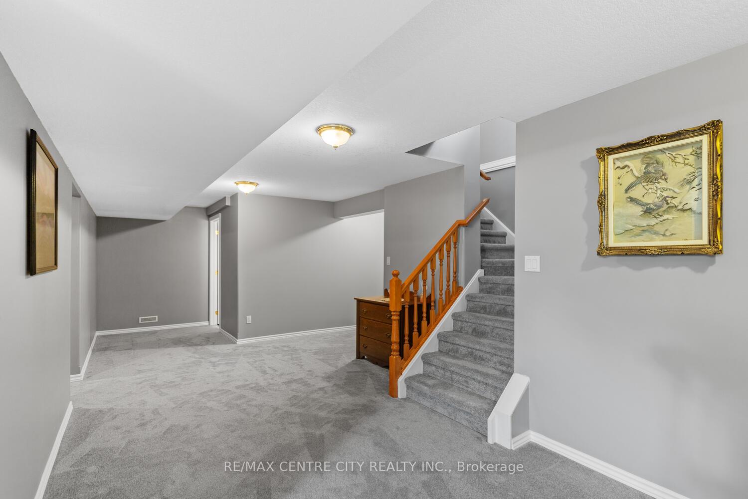 Photo 21 of 10 Hillview Drive, Thames Centre, Mossley — HOMEH