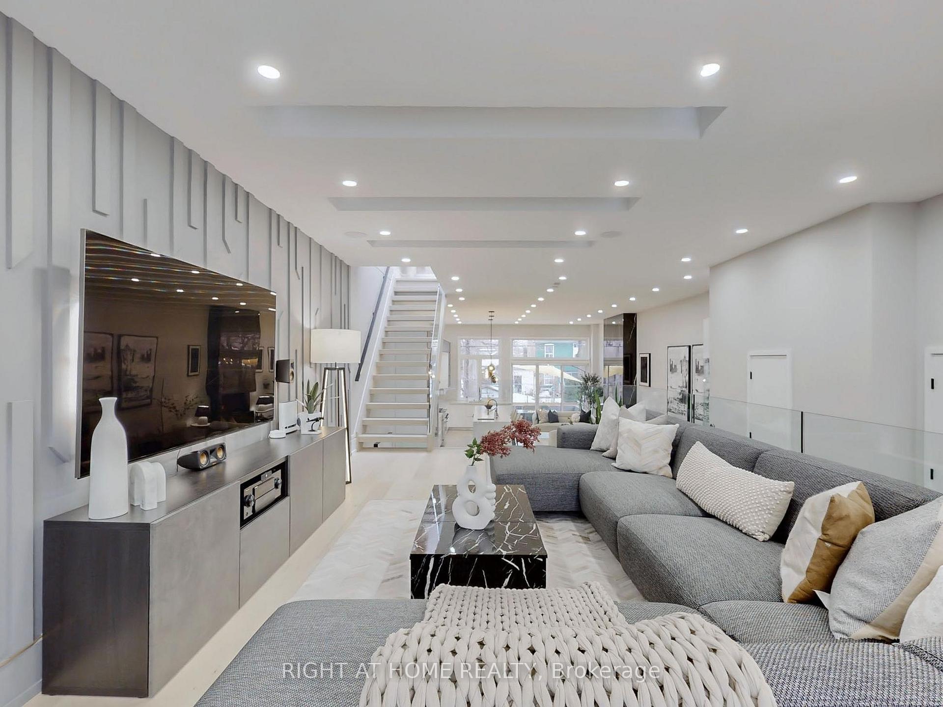 Photo 3 of 75 Holborne Avenue, Toronto, Danforth Village-East York — HOMEH