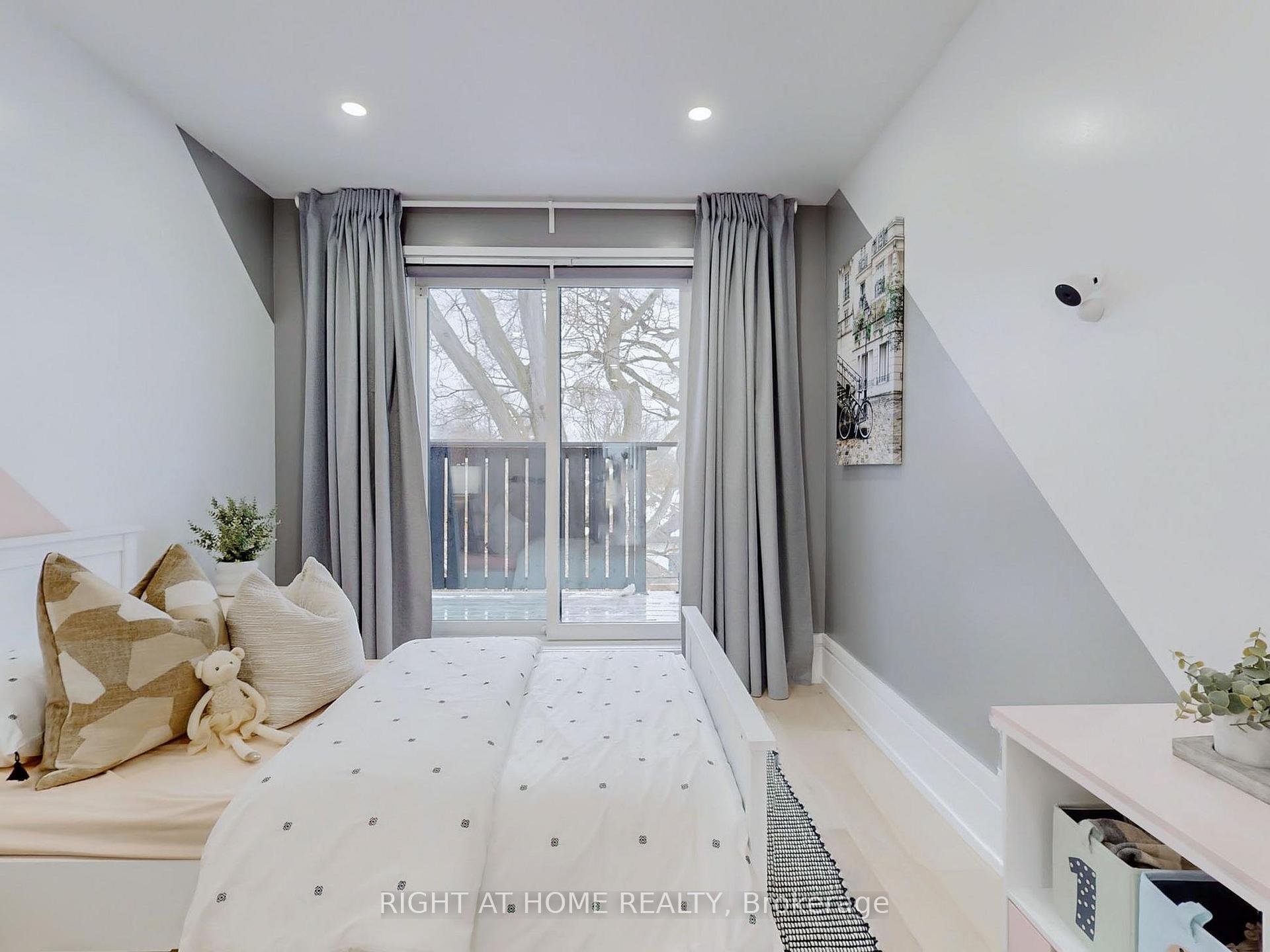 Photo 30 of 75 Holborne Avenue, Toronto, Danforth Village-East York — HOMEH
